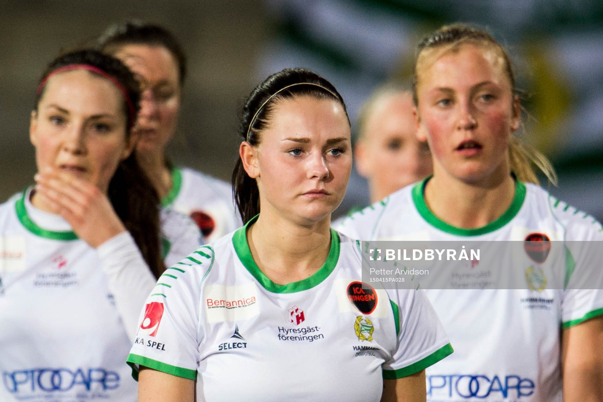 Hammarbys Helen Eke, Emma Jansson och Julia Karlenäs deppar