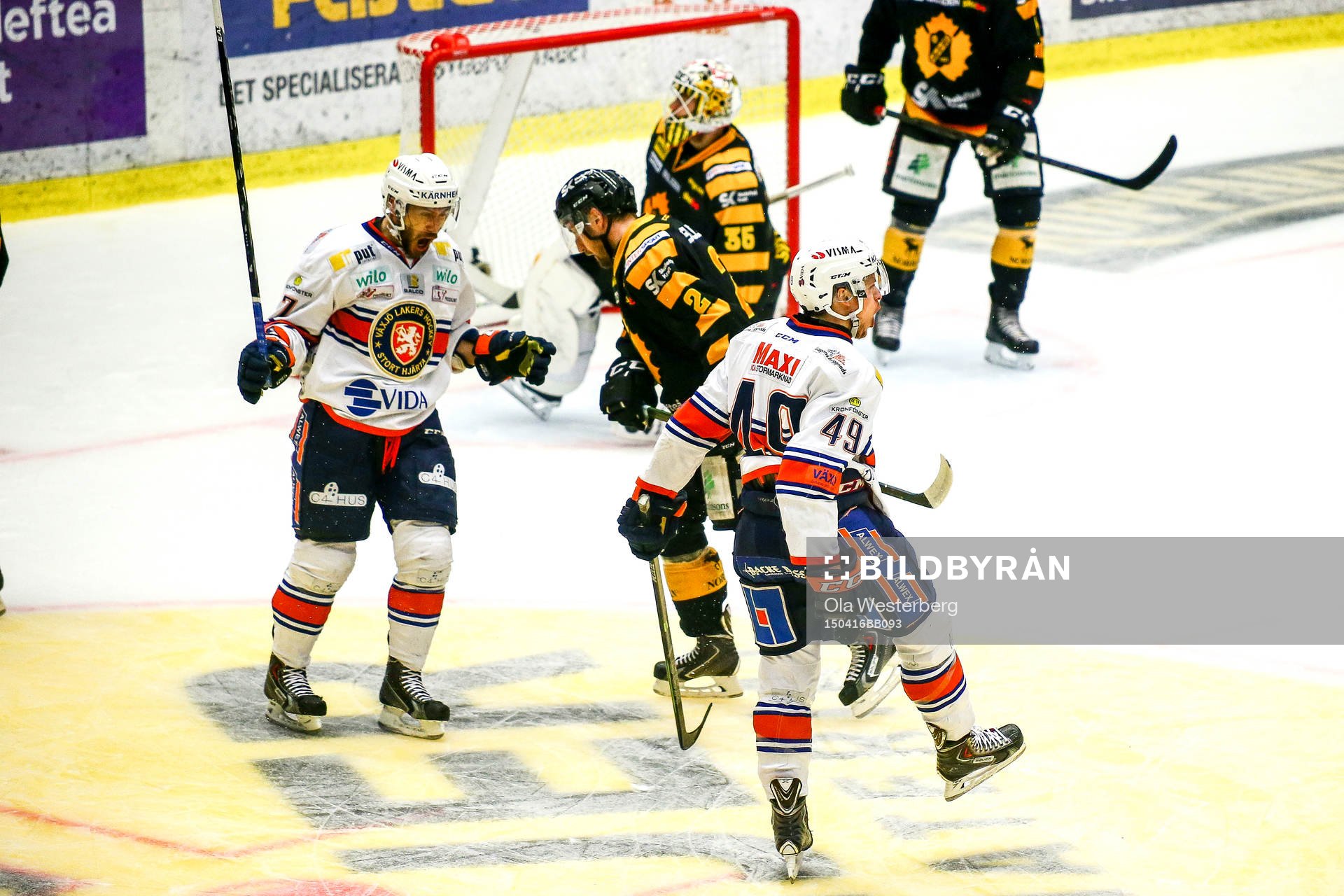 Växjös Rhett Rakhshani  gör 0-2 och jublar