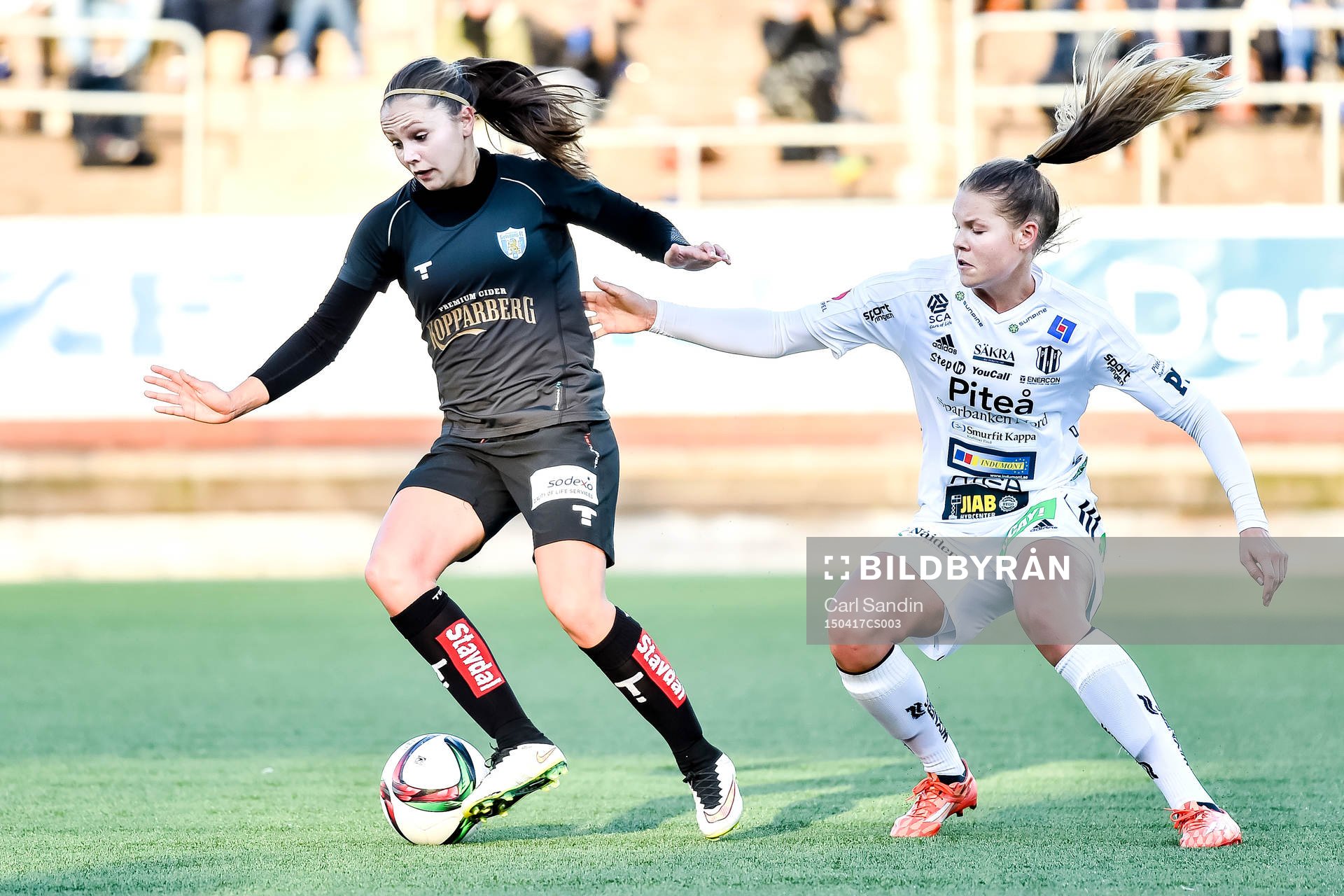 Göteborgs Lieke Martens och Piteås Nina Jakobsson