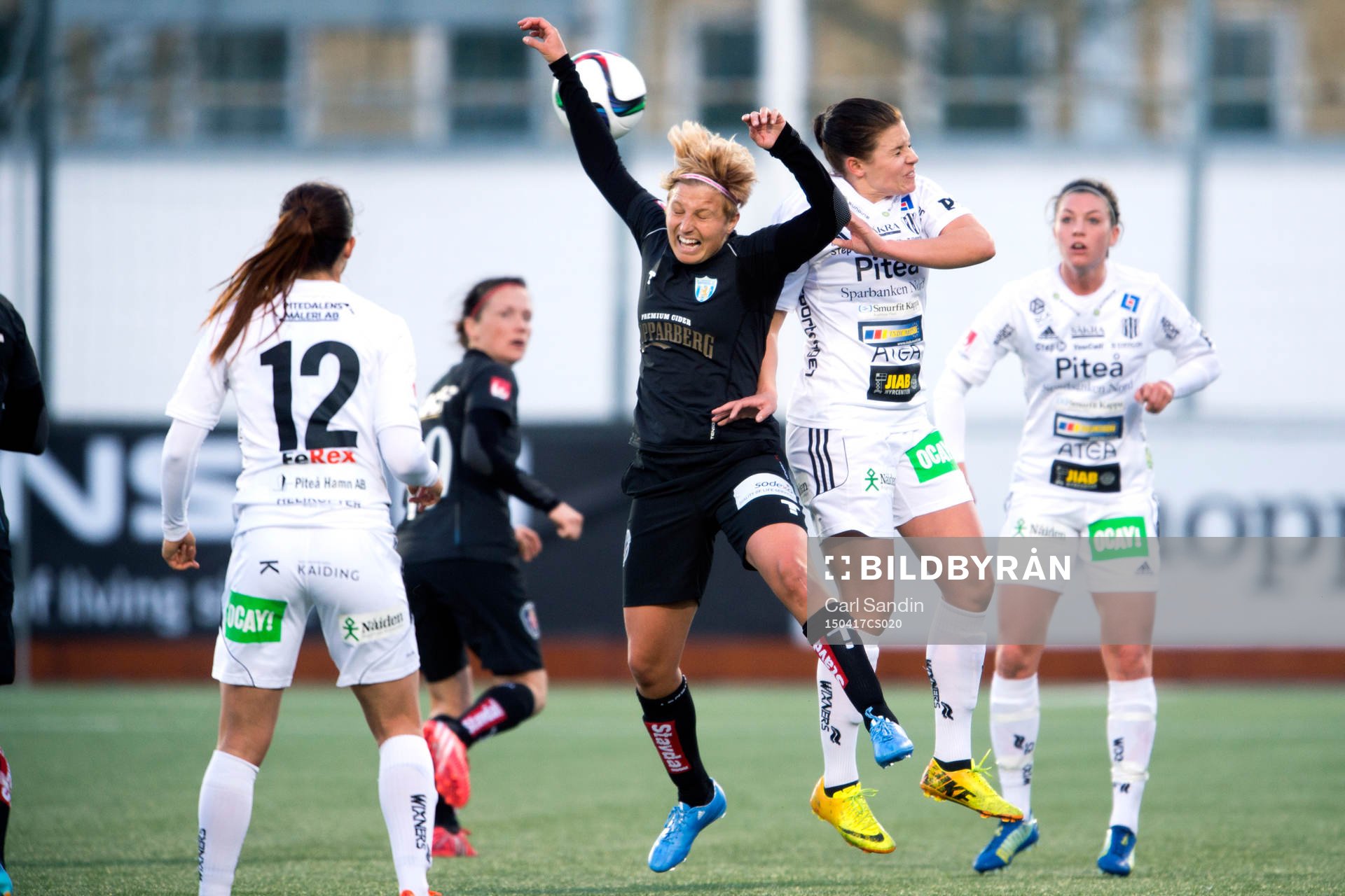 Göteborgs Lisa Ek i nickduell med Piteås Hanna Pettersson