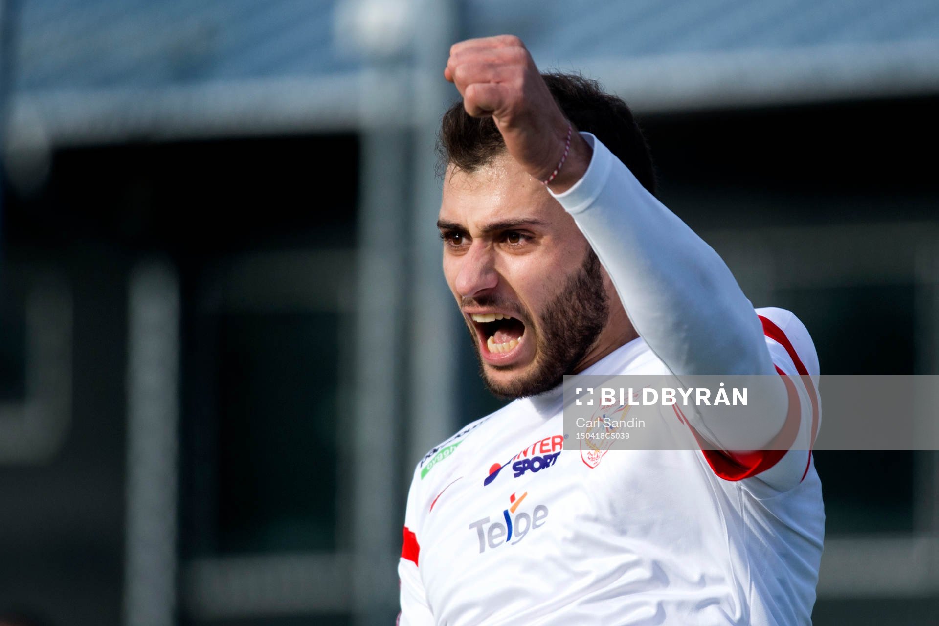 Assyriska Mattias Genc firar