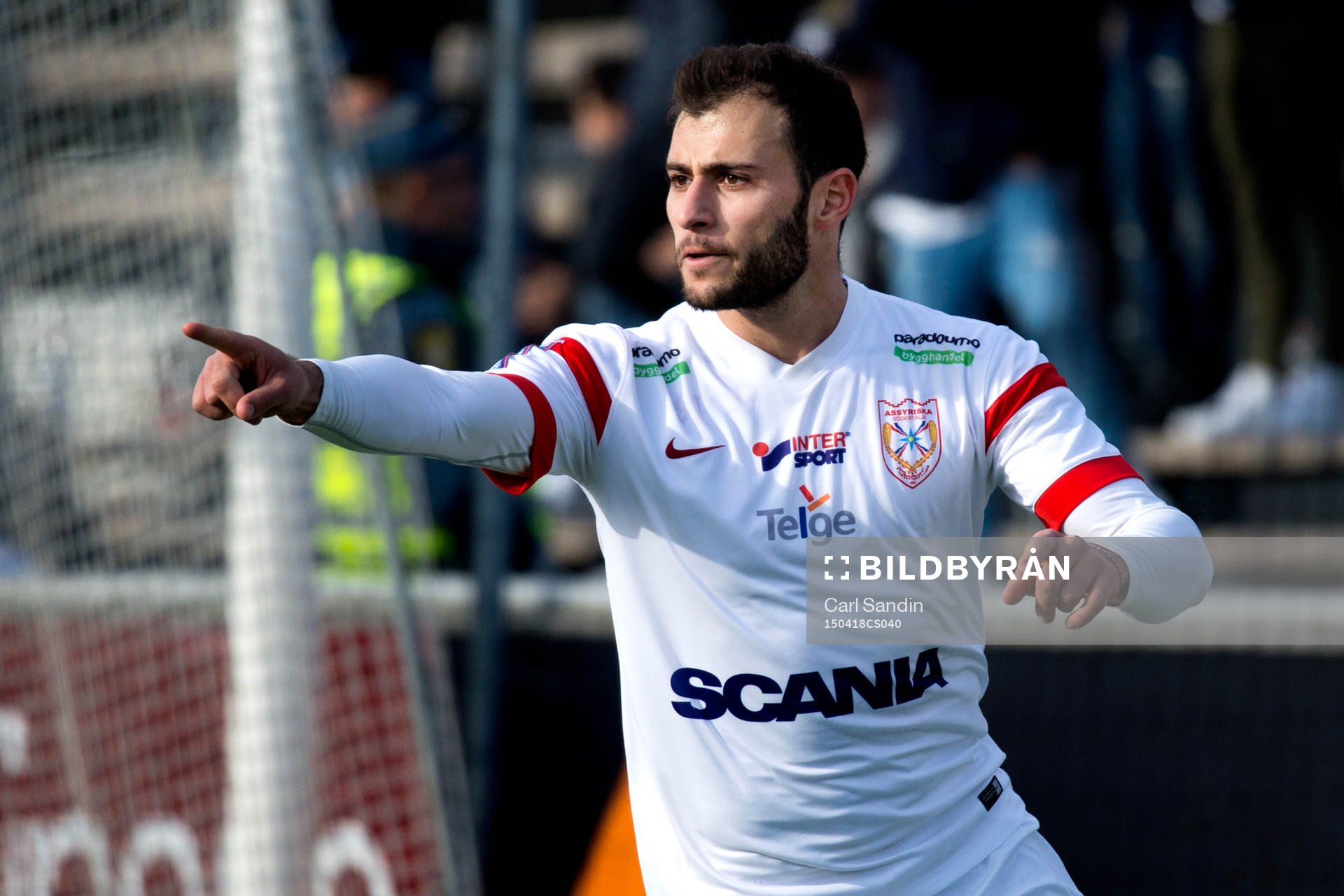 Assyriska Mattias Genc firar