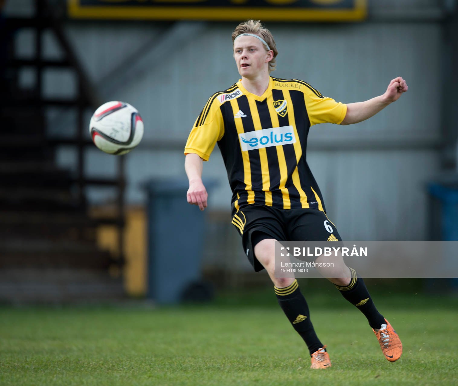 IFK Hässleholms Philip Bengtsson i matchen i division 2