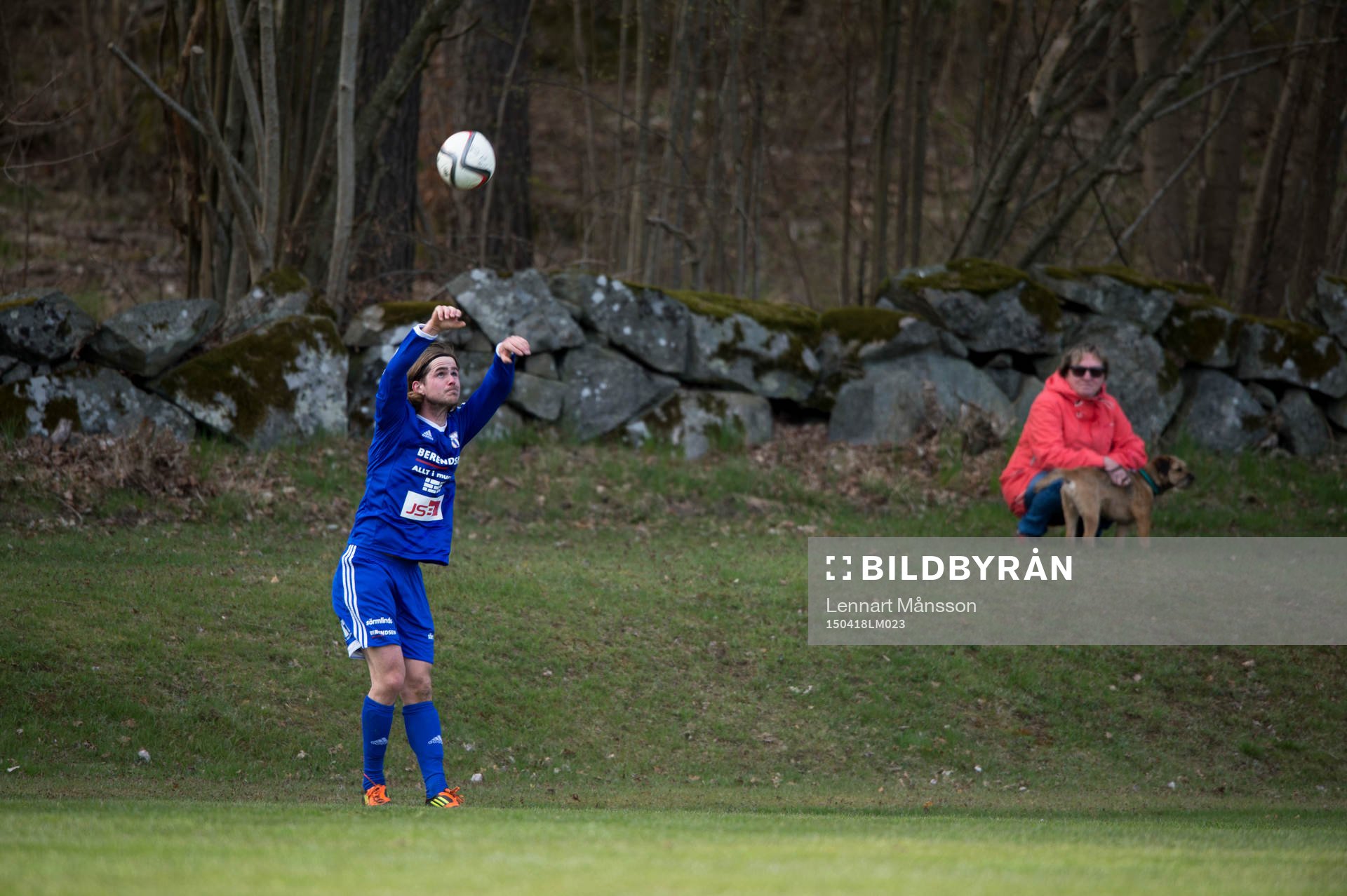 Inkast för Asarum i matchen i division 2 mellan Asarum och