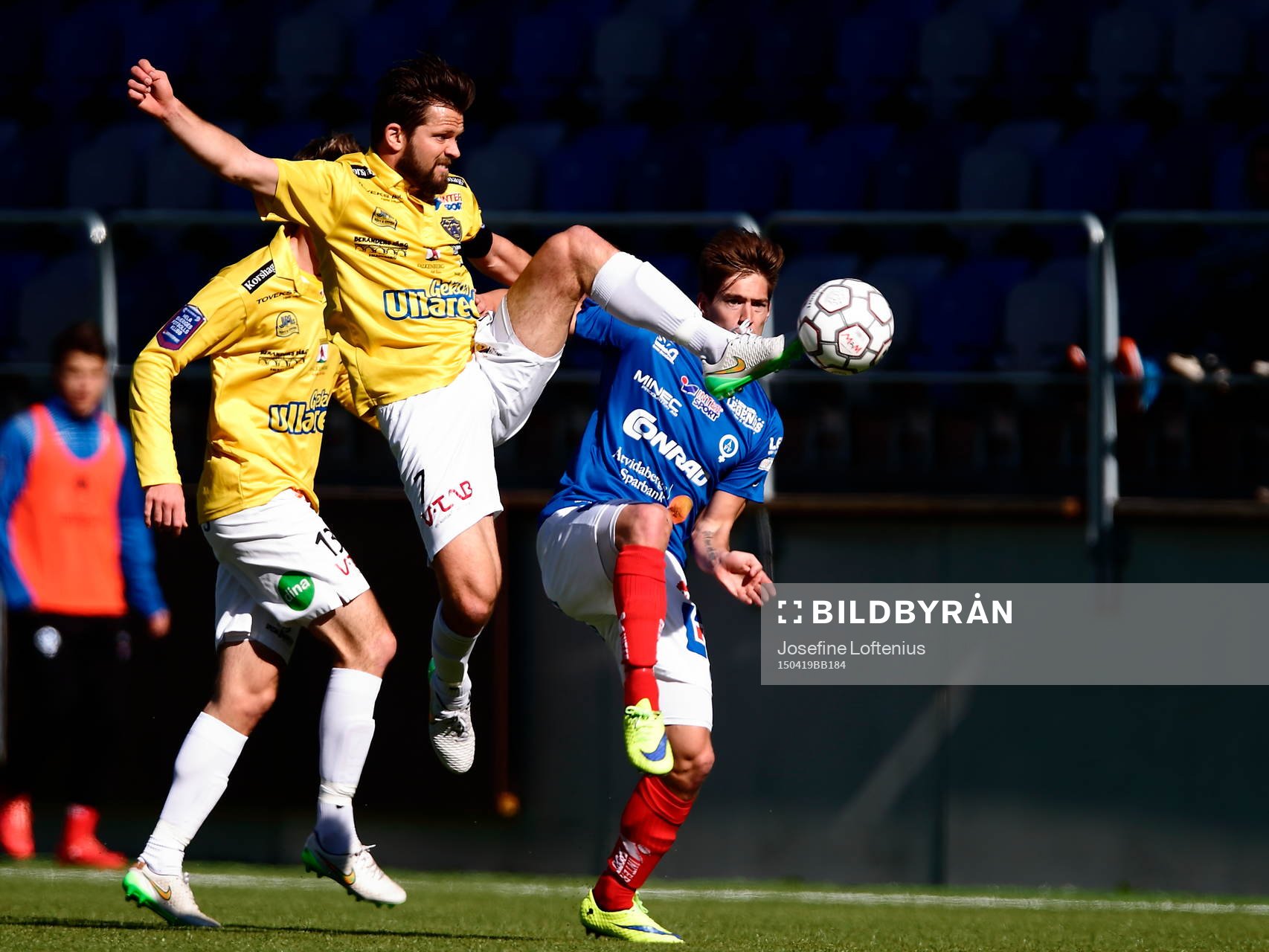 Falkenbergs David Svensson i luften