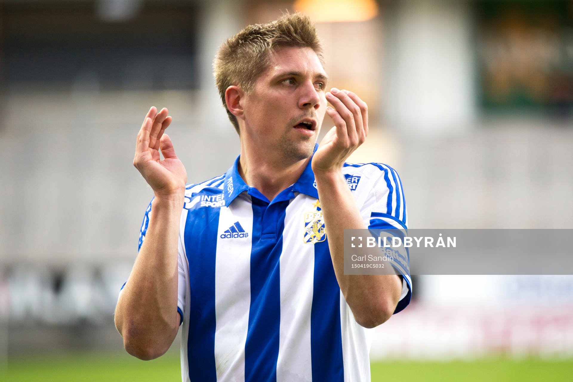 IFK Göteborgs Mikael Boman tackar publiken