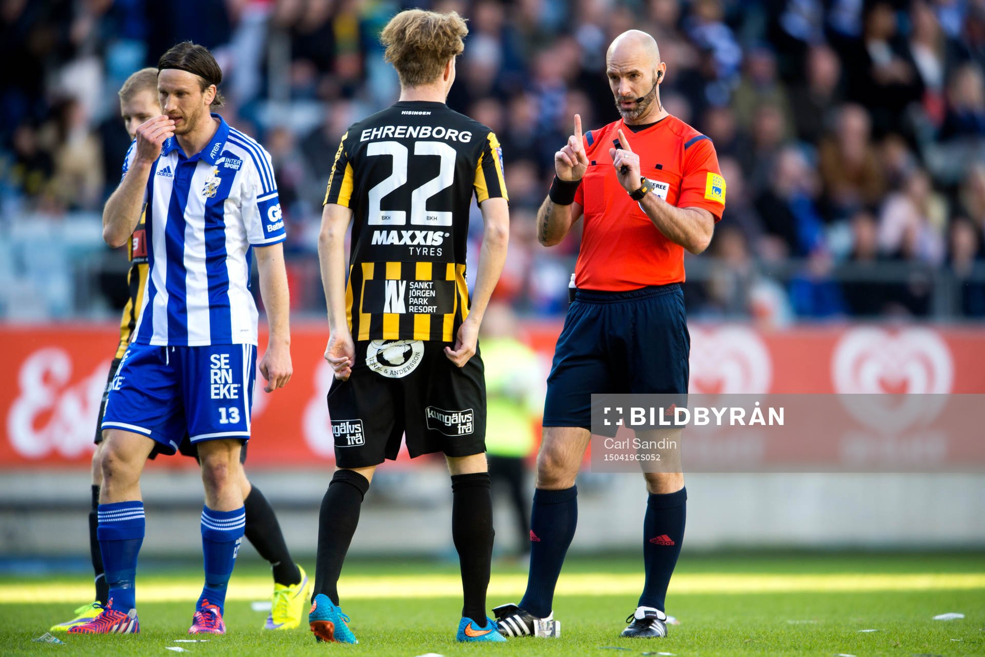 Domare Stefan Johannesson pratar med Häckens Samuel
