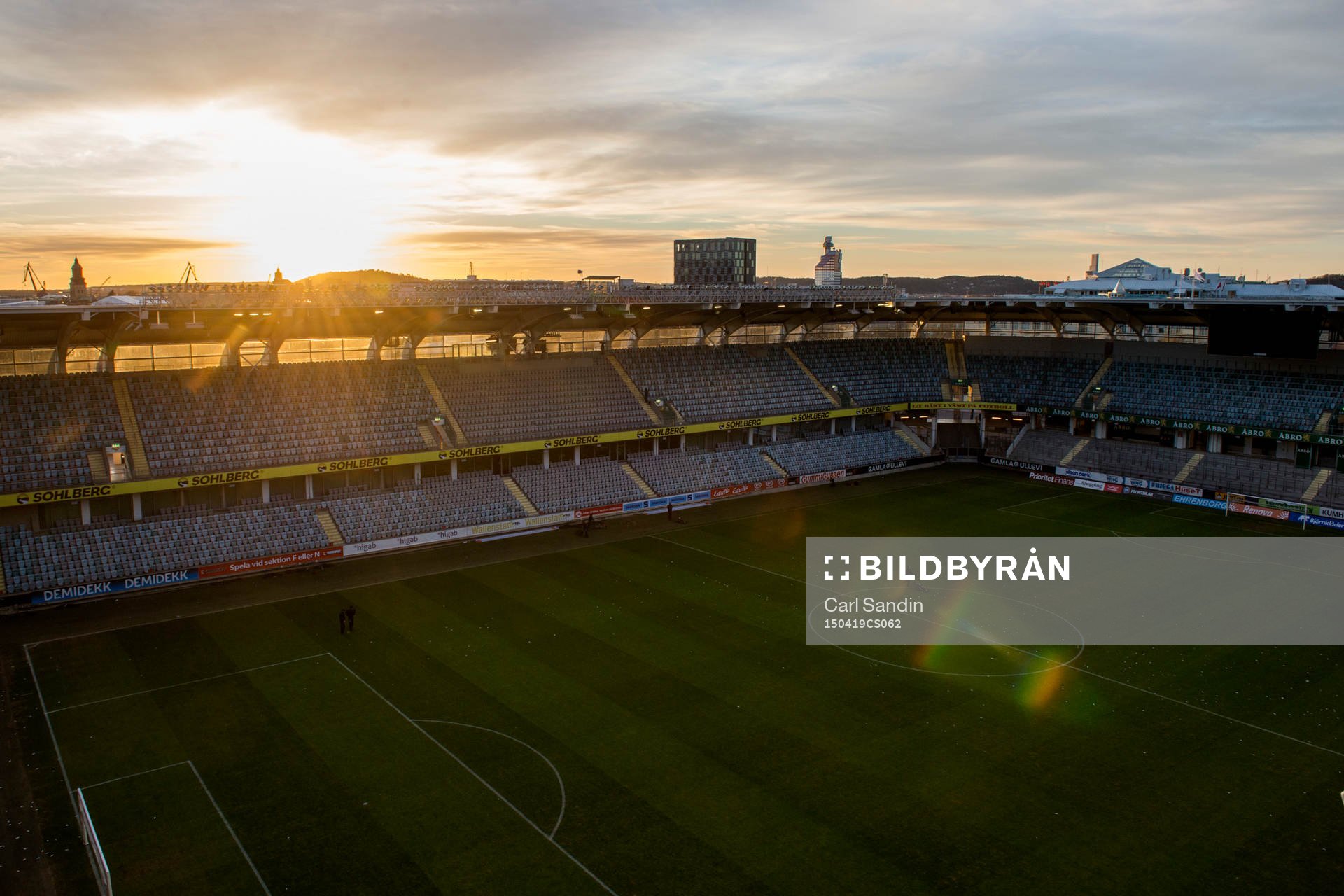 Solen går ner över Gamla Ullevi