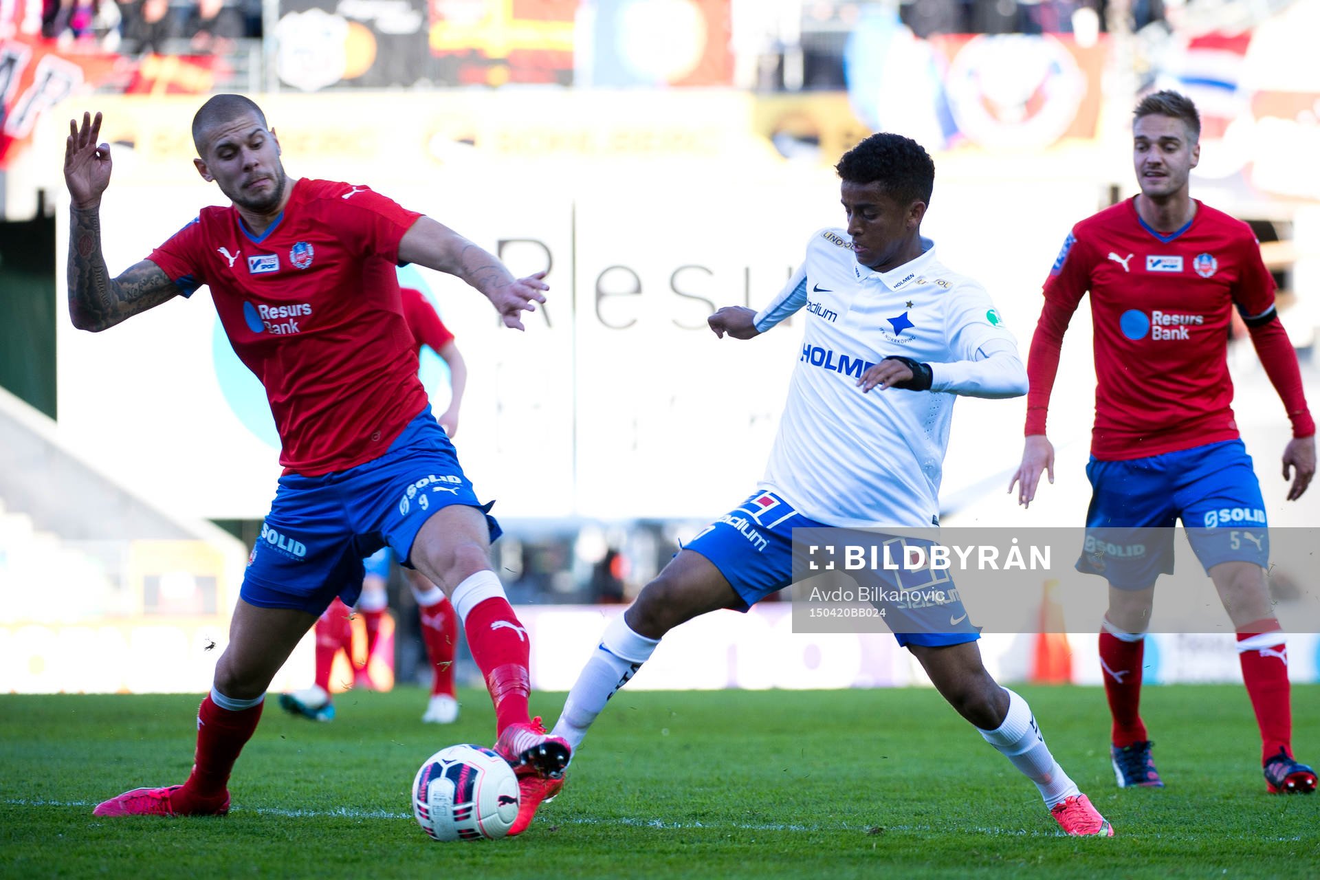 Helsingborgs Robin Simovic och Norrköpings Tesfaldet Tekie