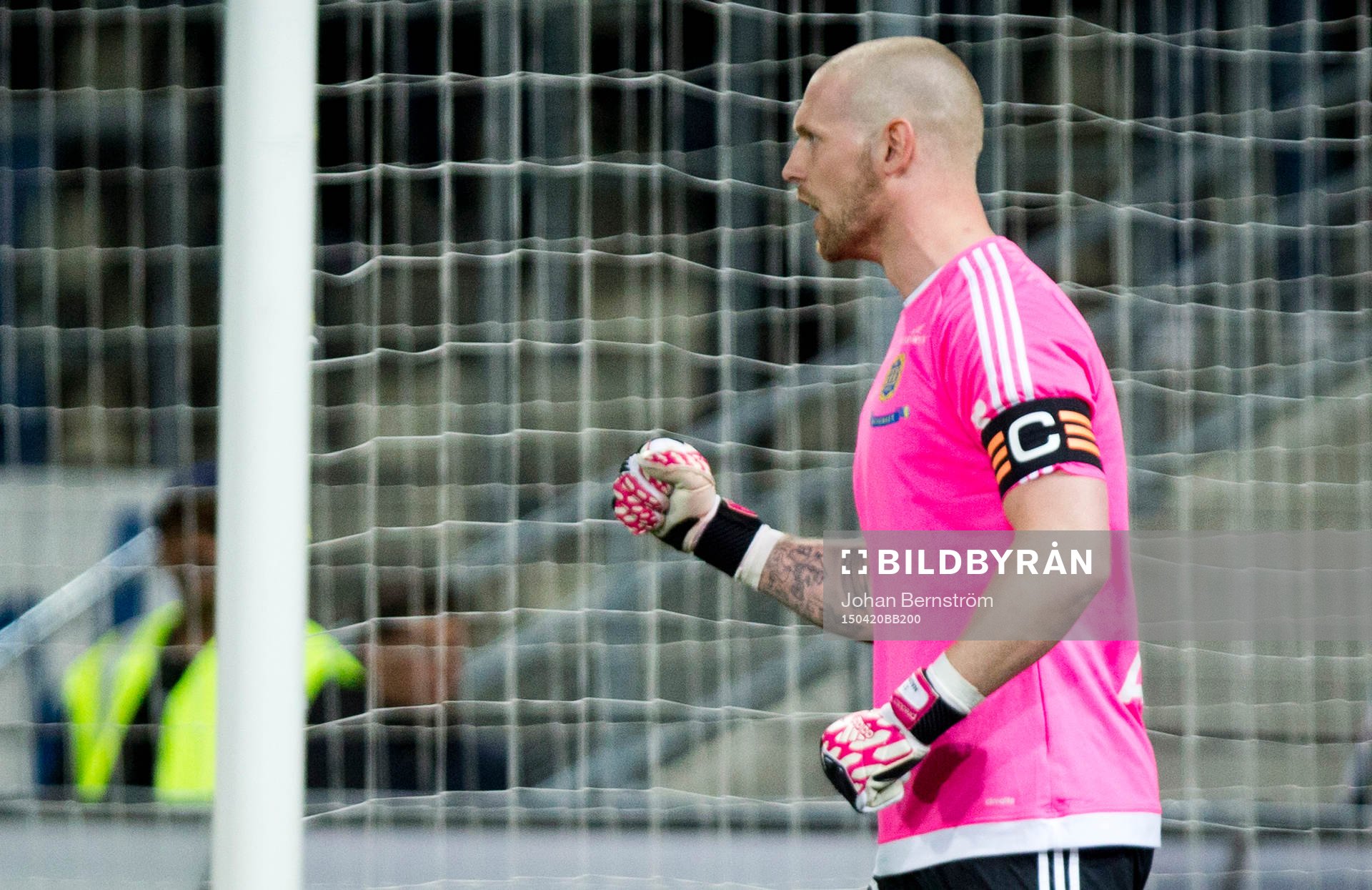 Sundsvalls målvakt Tommy Naurin under fotbollsmatchen i Allsvenskan mellan Örebro SK och GIF Sundsvall den 20 april 2015 i Örebro.