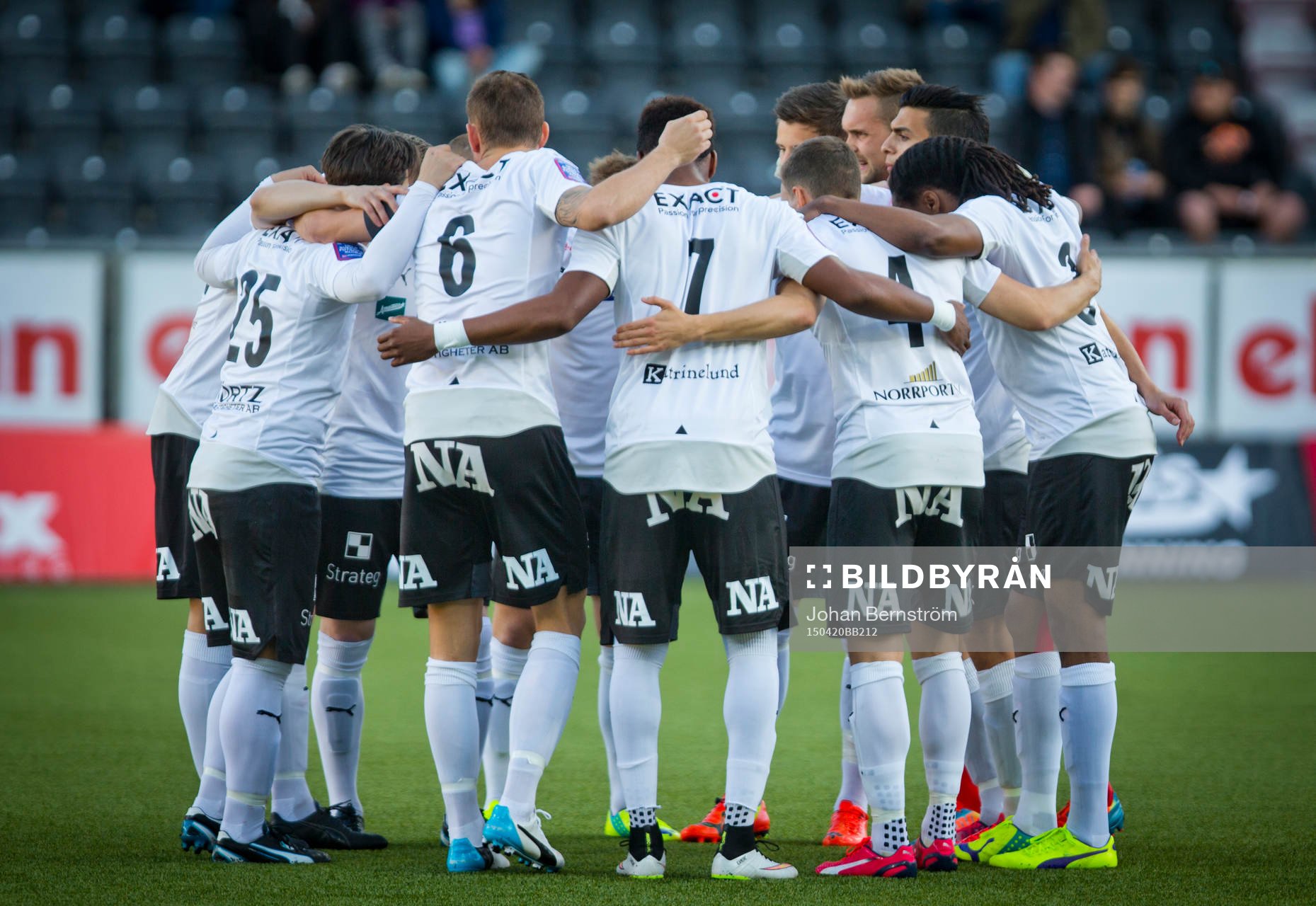 Örebro under fotbollsmatchen i Allsvenskan mellan Örebro SK och GIF Sundsvall den 20 april 2015 i Örebro.