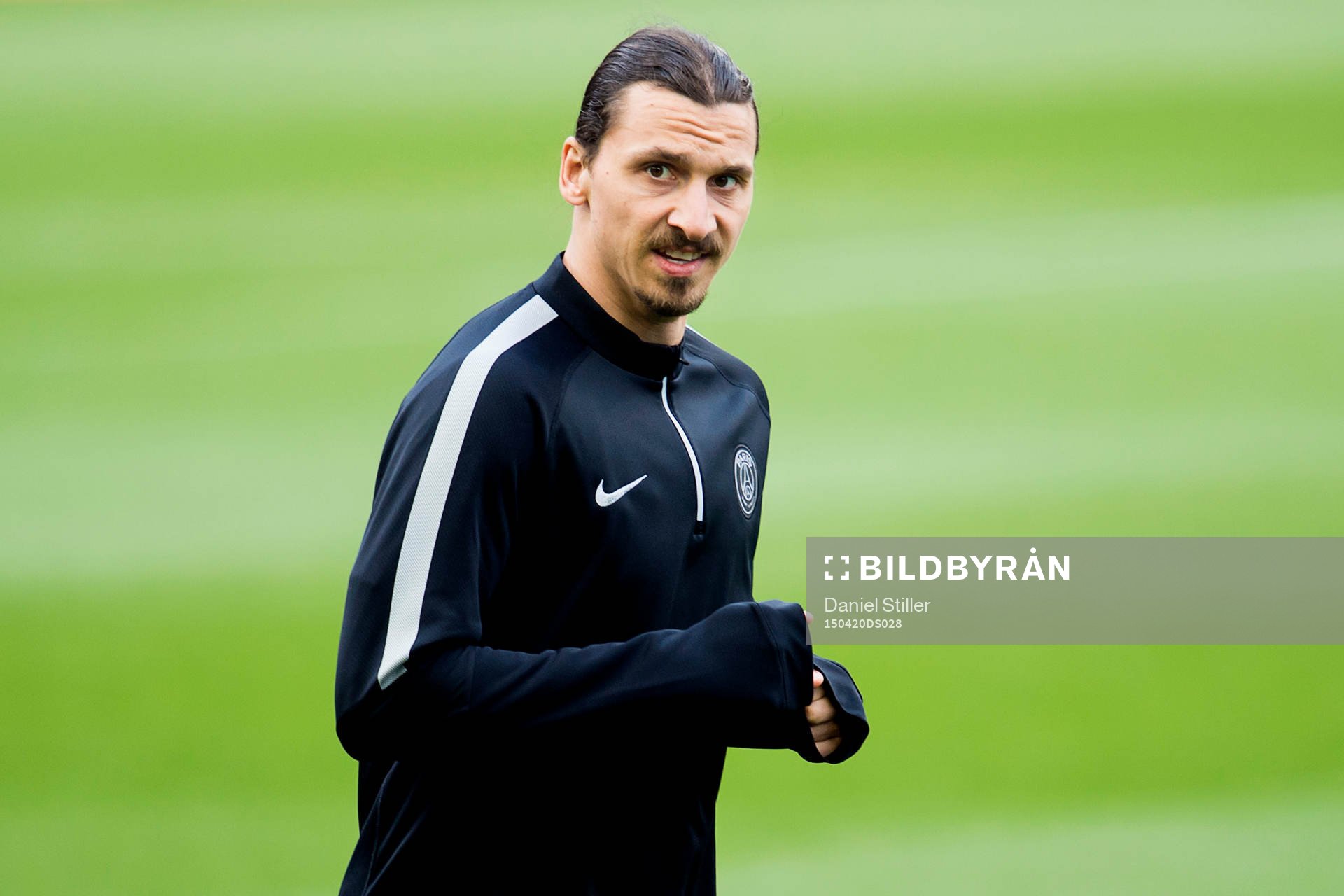 PSGs Zlatan Ibrahimovic under en träning inför fotbollsmatchen i Champions League mellan Barcelona och Paris Saint Germain den 20 april 2015 i Barcelona.