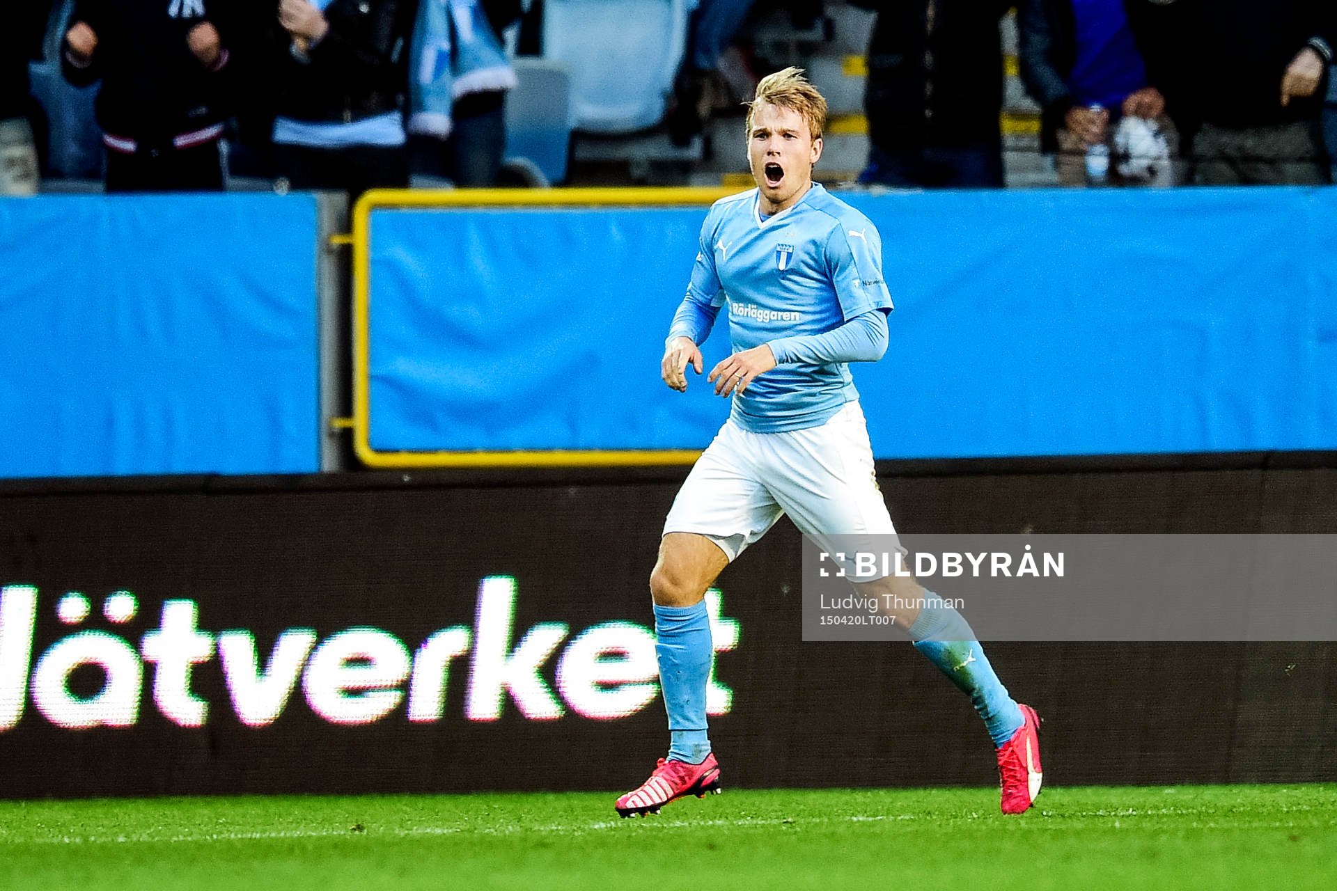 Malmö FFs Oscar Lewicki jublar att sitt 2-1 mål