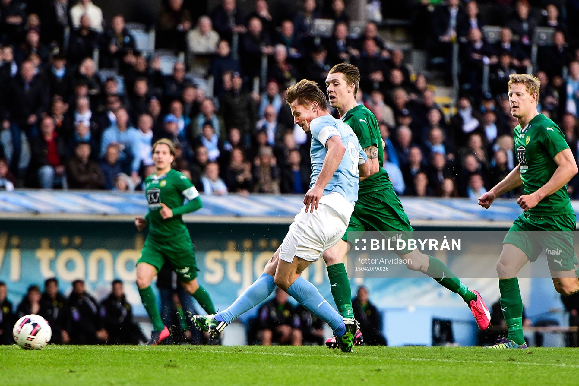 Malmö FFs Markus Rosenberg skjuter in 1-0