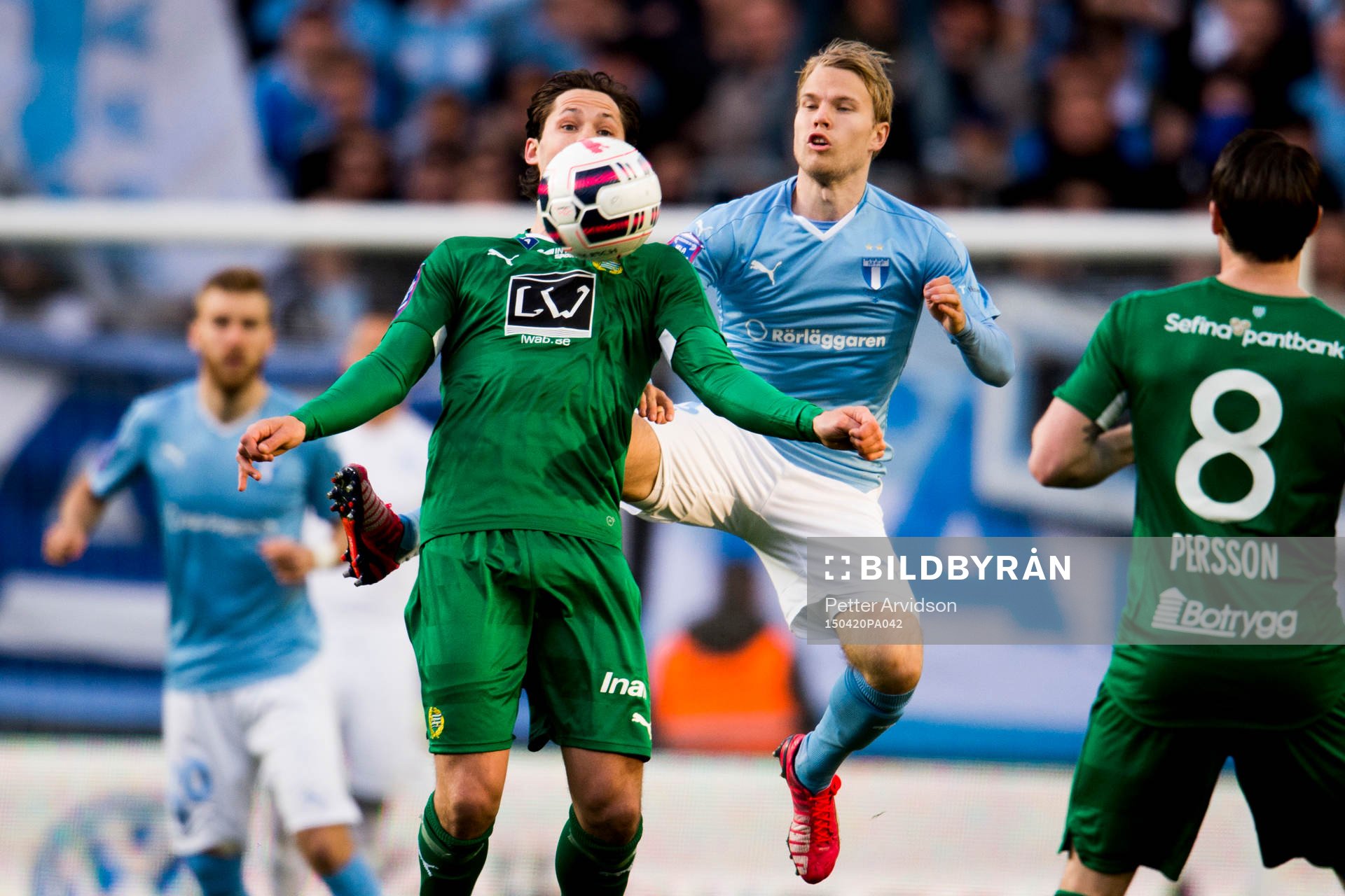 Hammarbys Philip Haglund och Malmö FFs Oscar Lewicki