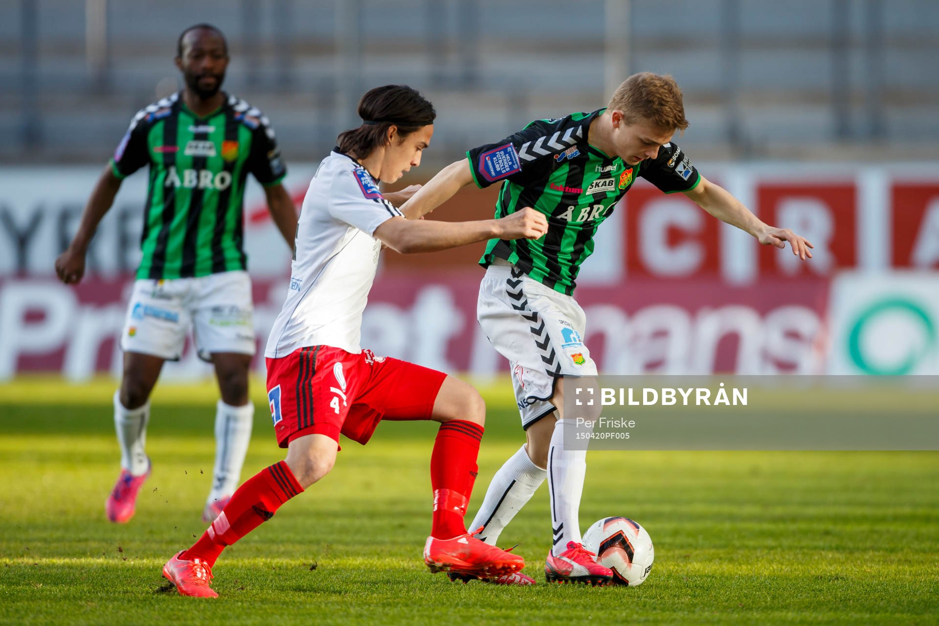 Östersunds Sebastian Lundbäck och Gais Adam Eriksson