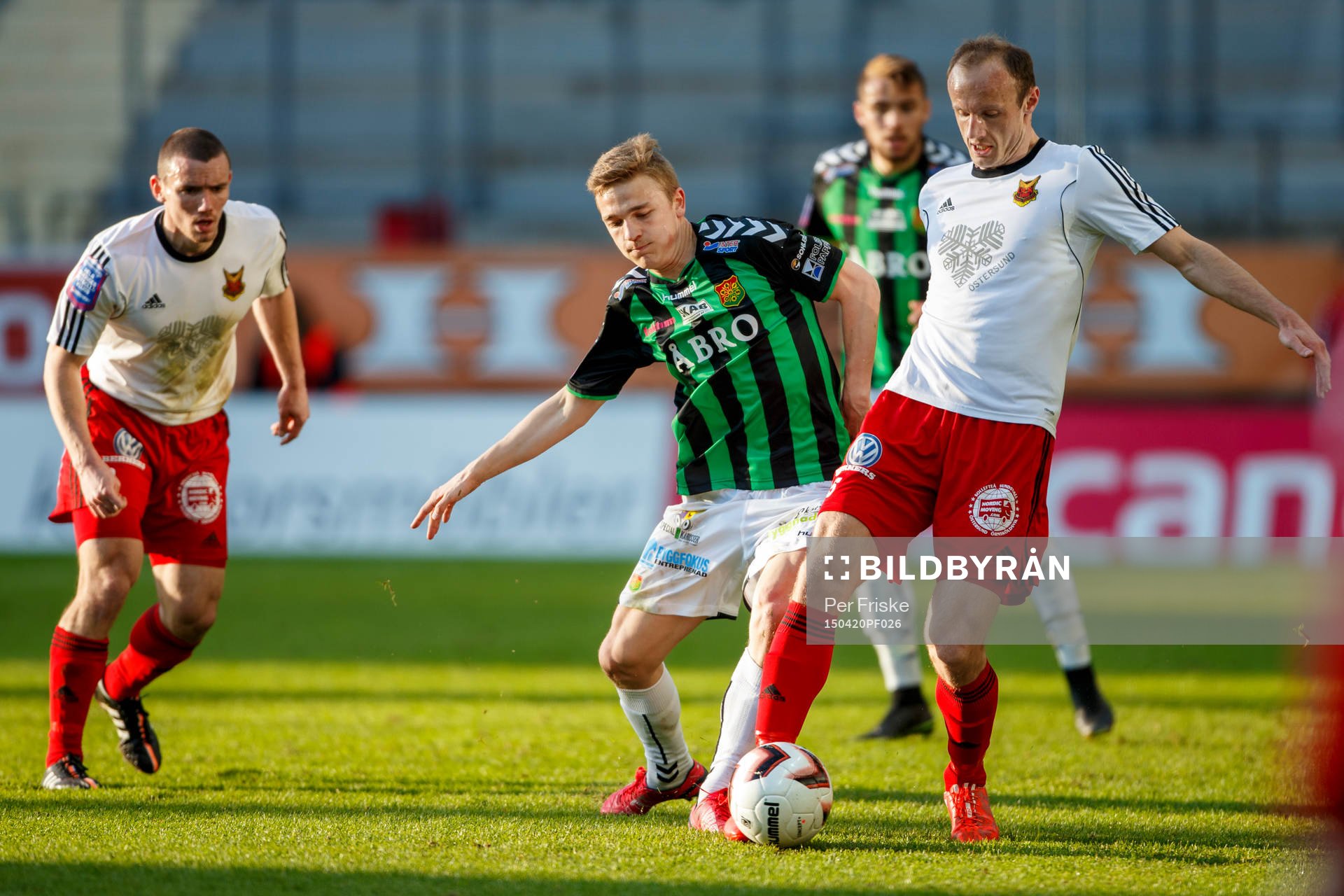 Gais Adam Eriksson och Östersunds Dragan Kapcevic