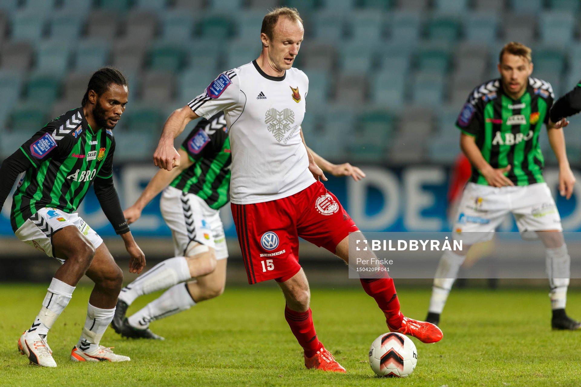 Gais Richard Ntomba Ekunde och Östersunds Dragan Kapcevic