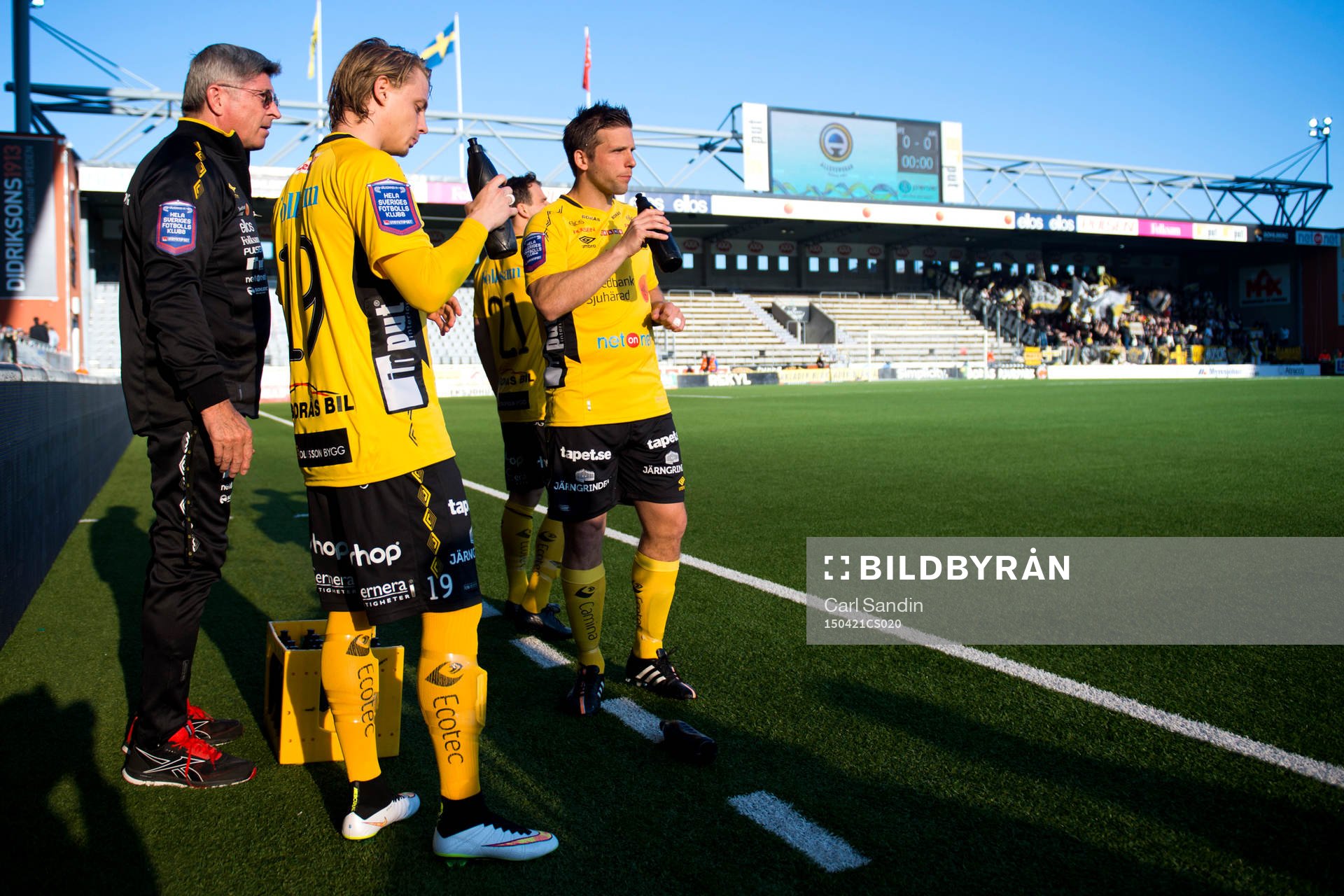 Elfsborgs Simon Hedlund och Anders Svensson dricker vatten