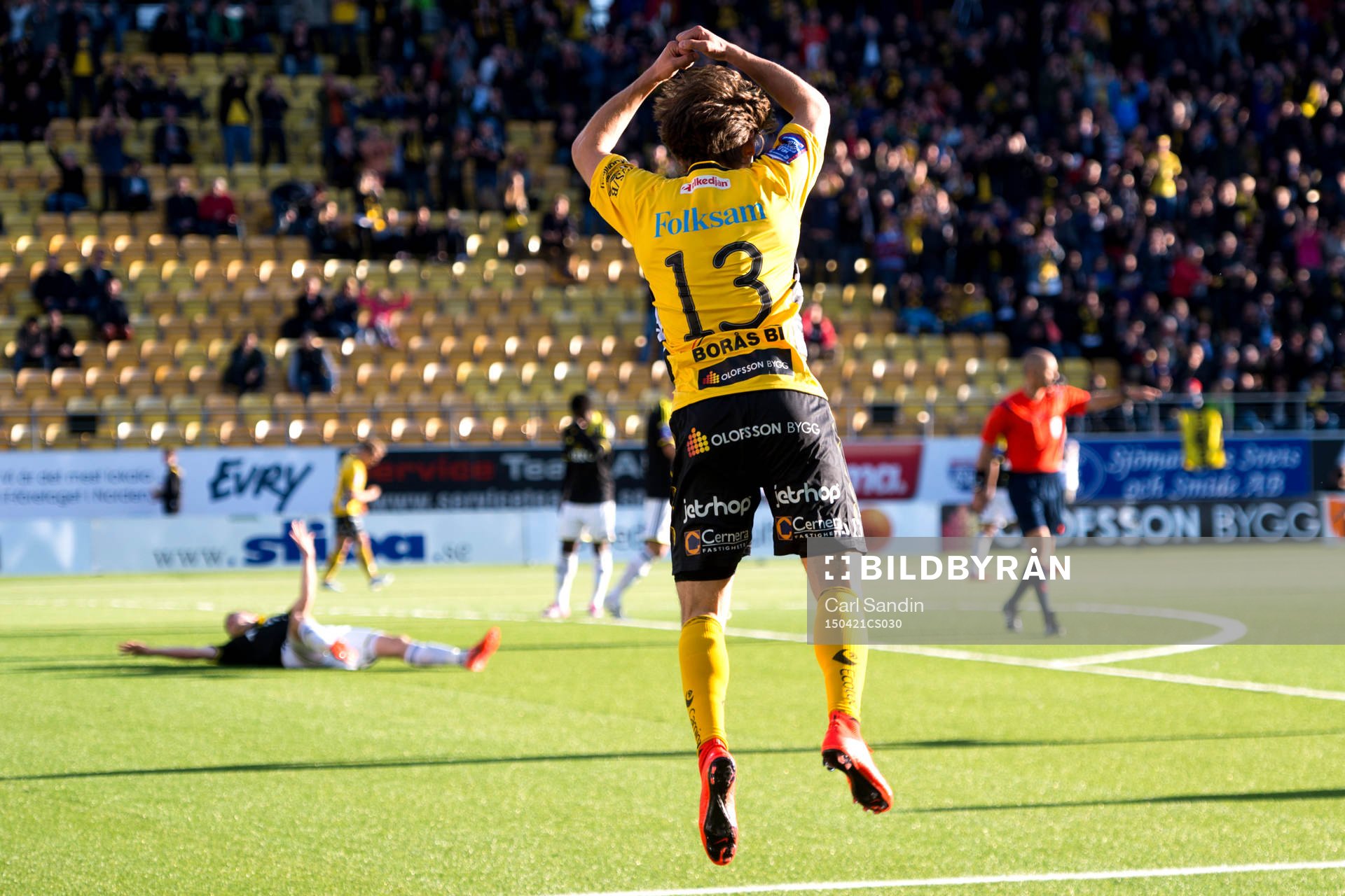 Elfsborgs Arber Zeneli firar