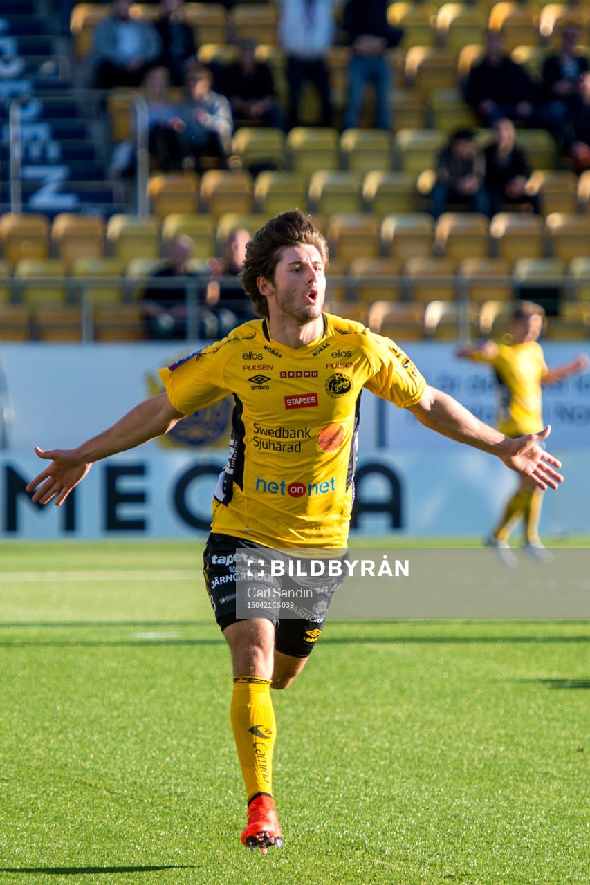 Elfsborgs Arber Zeneli jublar