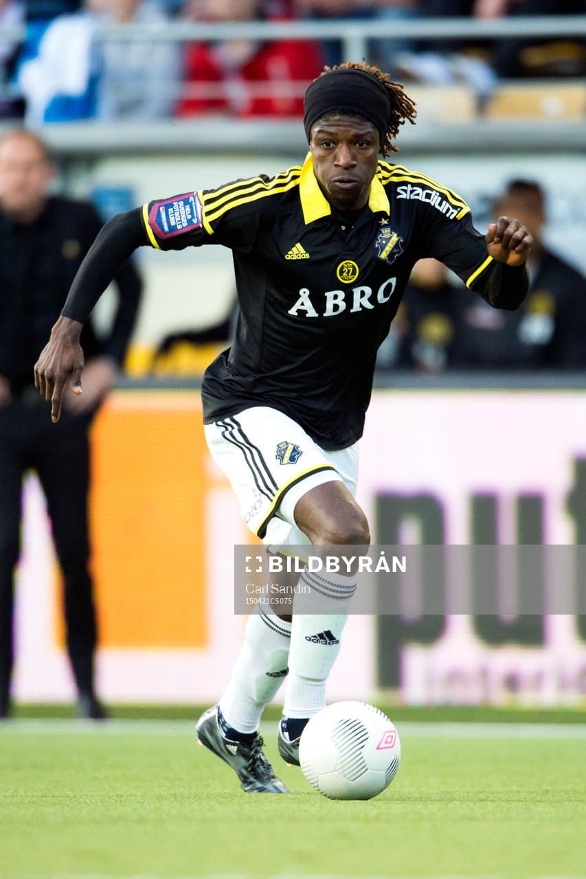 AIK:s Mohamed Bangura under en fotbollsmatch i Allsvenskan mellan Elfsborg och AIK den 21 april 2015 i Borås.
