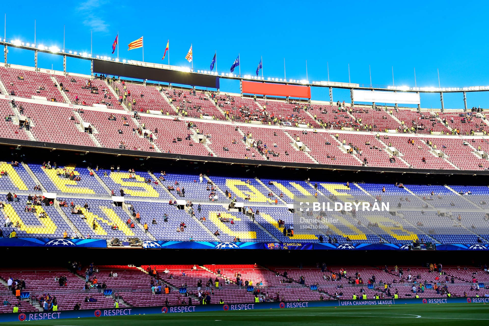 Läktare inne på Camp Nou före fotbollsmatchen i Champions League mellan Barcelona och Paris Saint Germain den 21 april 2015 i Barcelona.