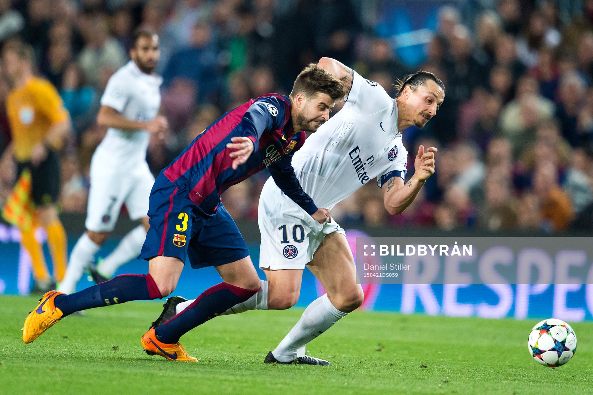 Barcelonas Gerard Piqué kopplar grepp på PSGs Zlatan
