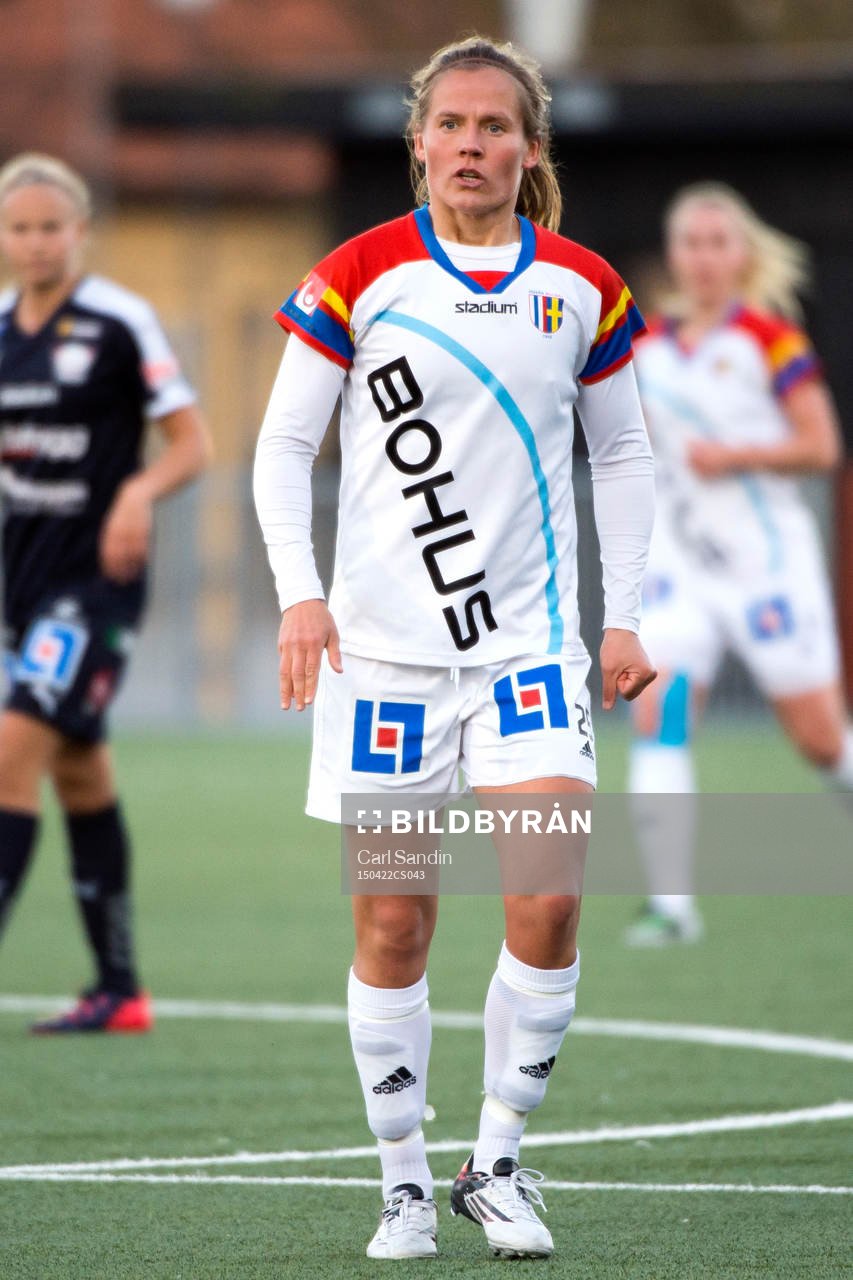 Hovås Billdals spelande tränare Jessica Juhlin under en kvartsfinal i Svenska Cupen i fotboll mellan Hovås Billdal och Linköping den 22 april 2015 i Göteborg.