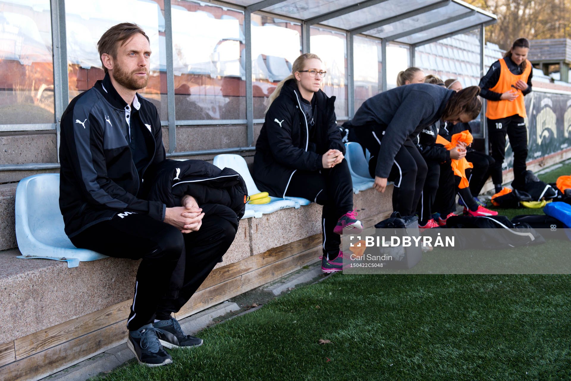 Linköpings tränare Martin Sjögren under en kvartsfinal i Svenska Cupen i fotboll mellan Hovås Billdal och Linköping den 22 april 2015 i Göteborg.