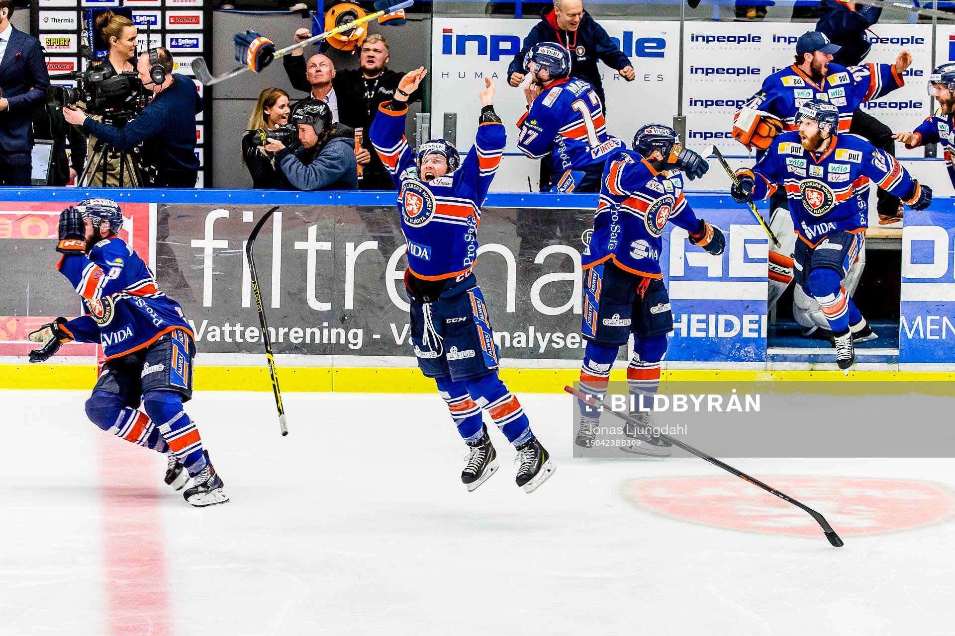 Växjös Patrik Lundh jublar när SM-guldet är klart