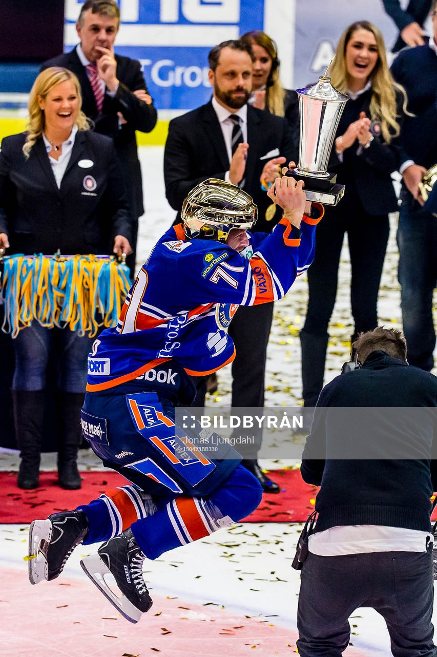 Växjös Tomi Kallio jublar