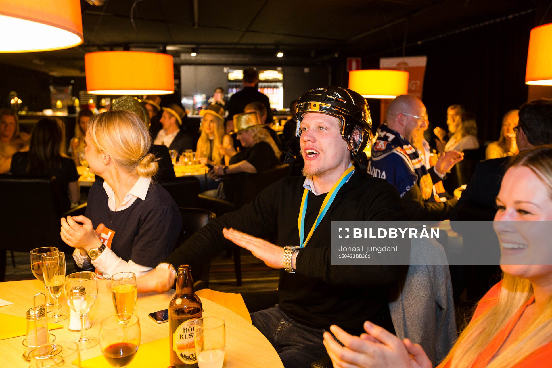 Växjös Niclas Lundgren jublar på festen