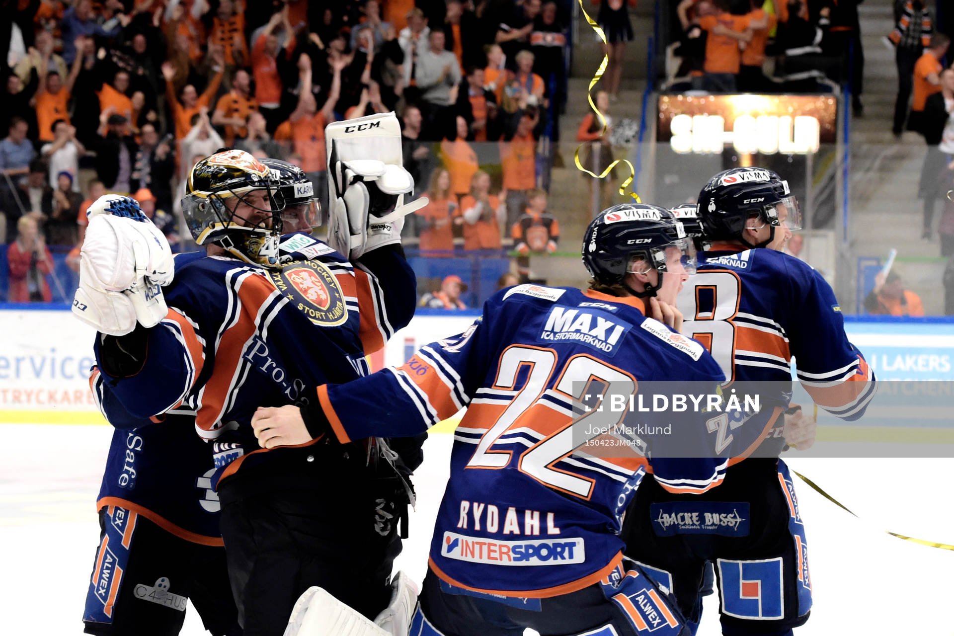 Växjös målvakt Cristopher Nihlstorp jublar