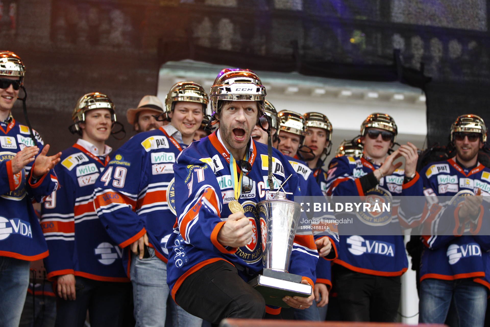 Växjös Tomi Kallio när Växjö firar SM-guld på