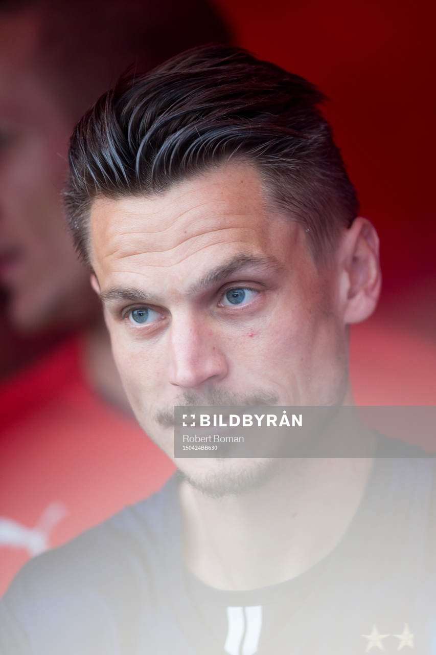 Malmös Markus Rosenberg i spelargången före