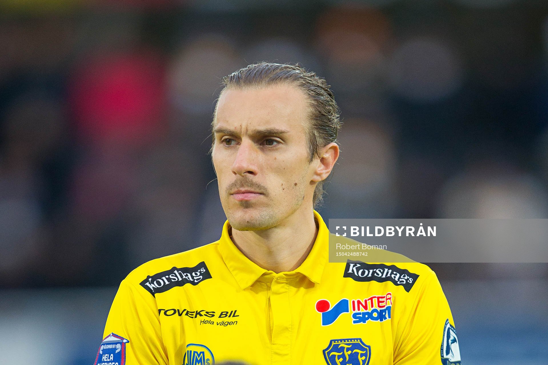 Falkenbergs Tobias Carlsson före fotbollsmatchen i Allsvenskan mellan Falkenberg och Malmö FF den 24 April 2015 i Falkenberg.