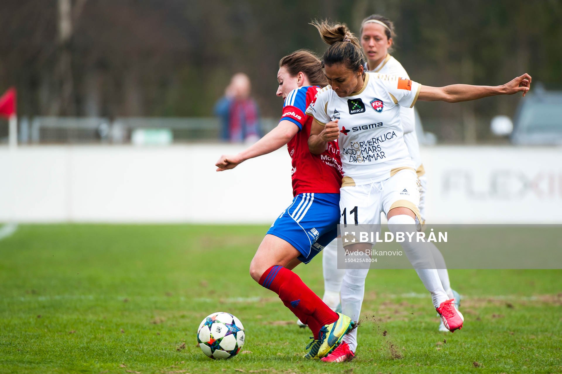 Rosengårds Marta Viera Da Silva trycker till i ryggen