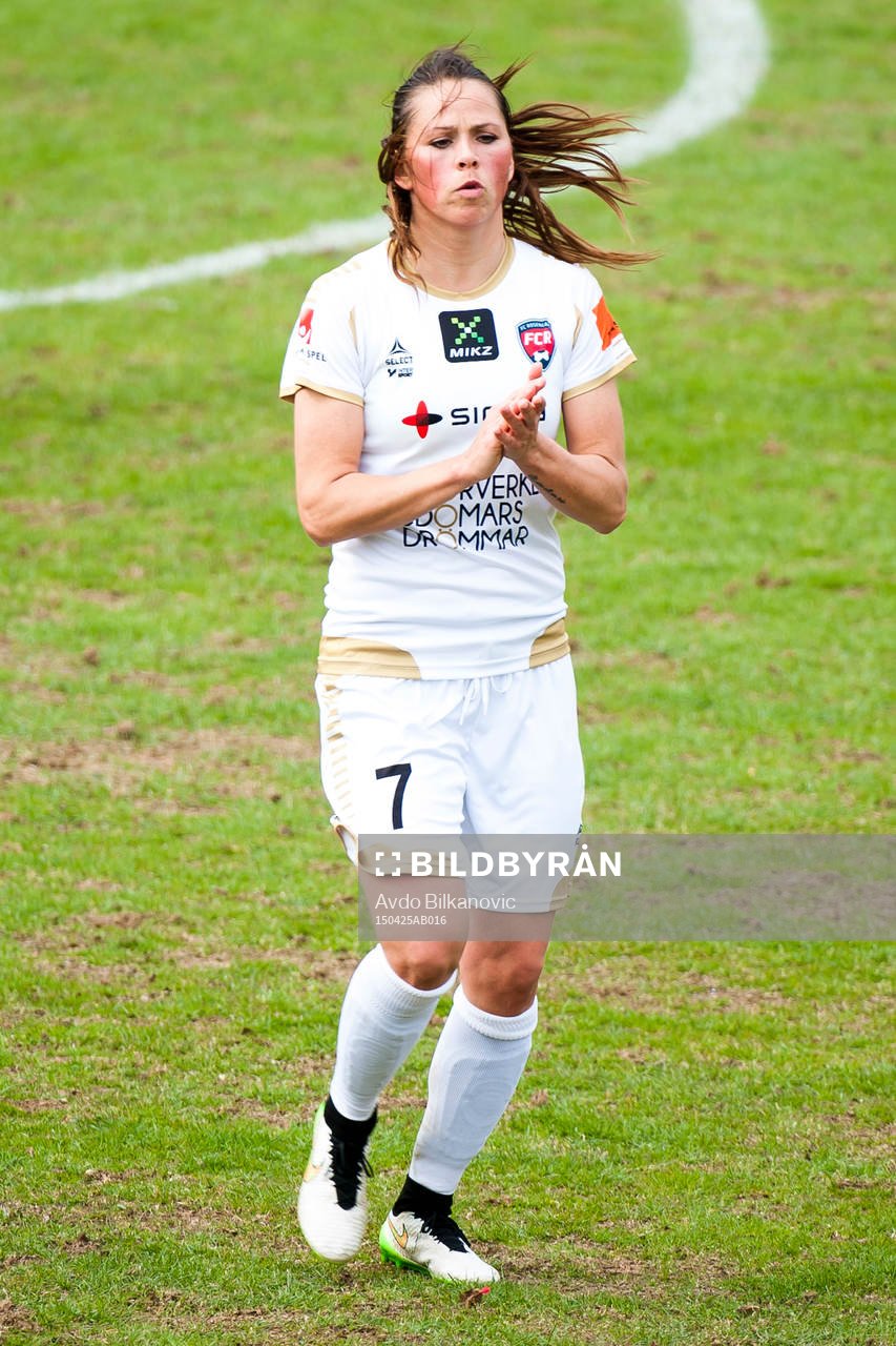Rosengårds Sara Björk Gunnarsdottir under fotbollsmatchen i Damallsvenskan mellan Vittsjö och Rosengård den 25 april 2015 i Vittsjö