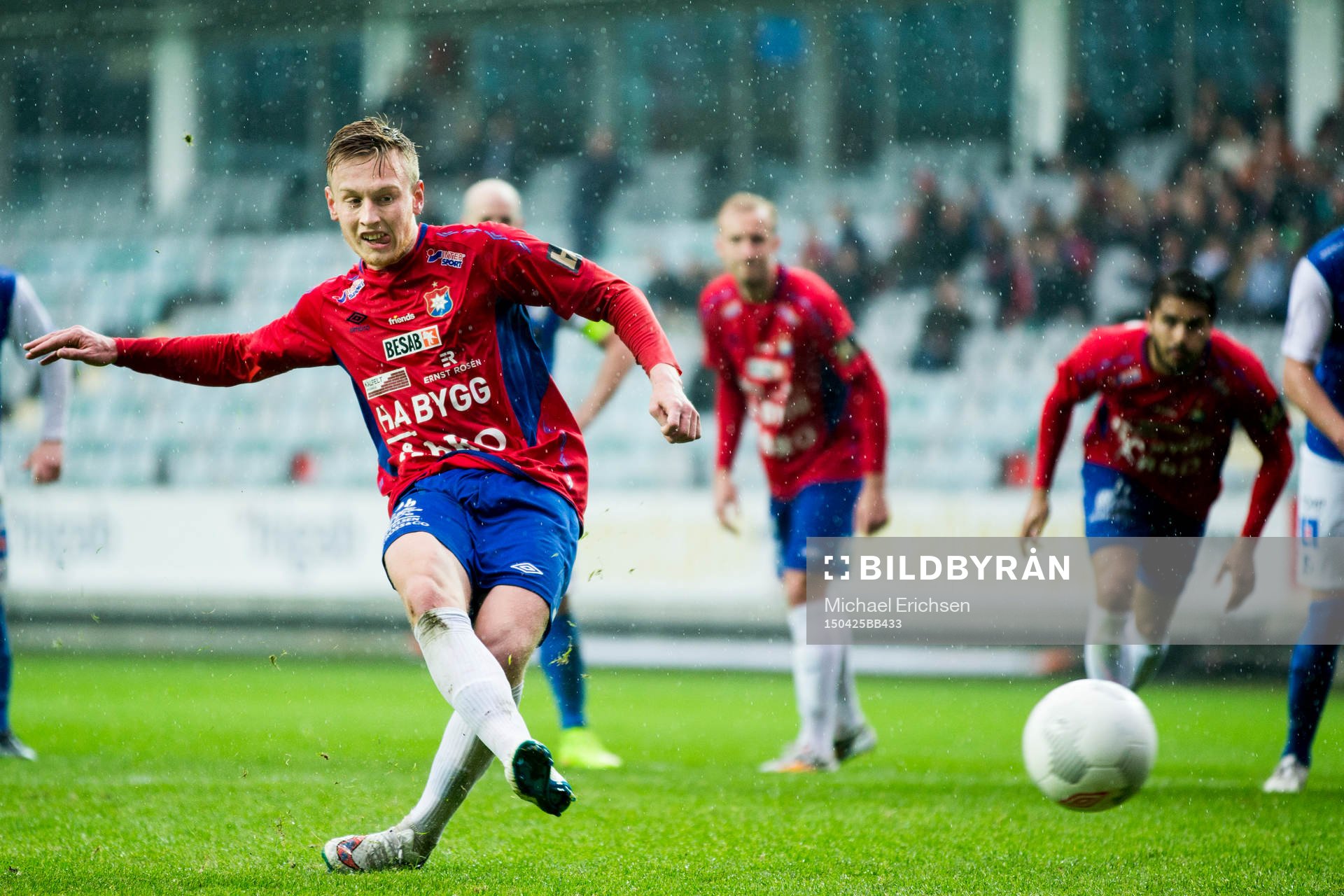 Örgrytes Sebastian Ohlsson gör 1-1 på straff