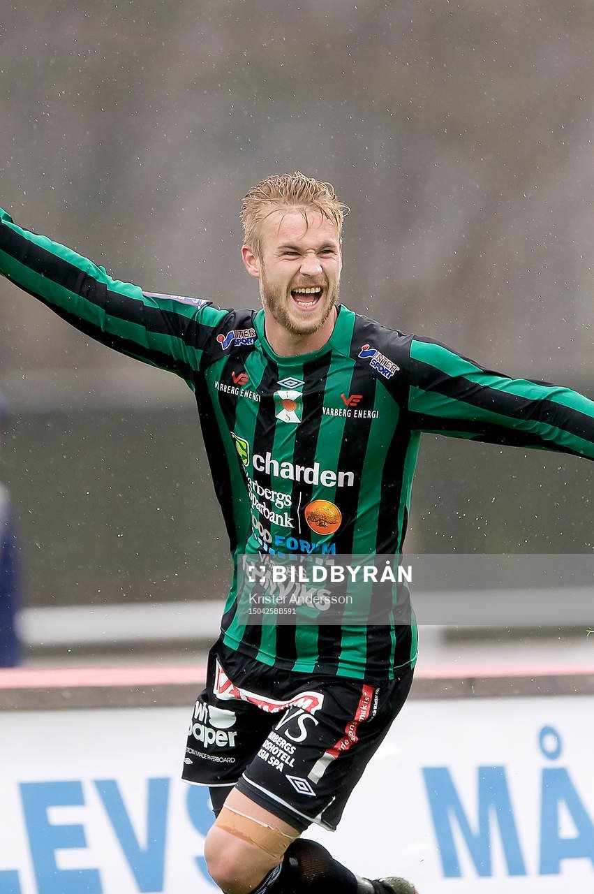Varbergs Mats André Kaland jublar
