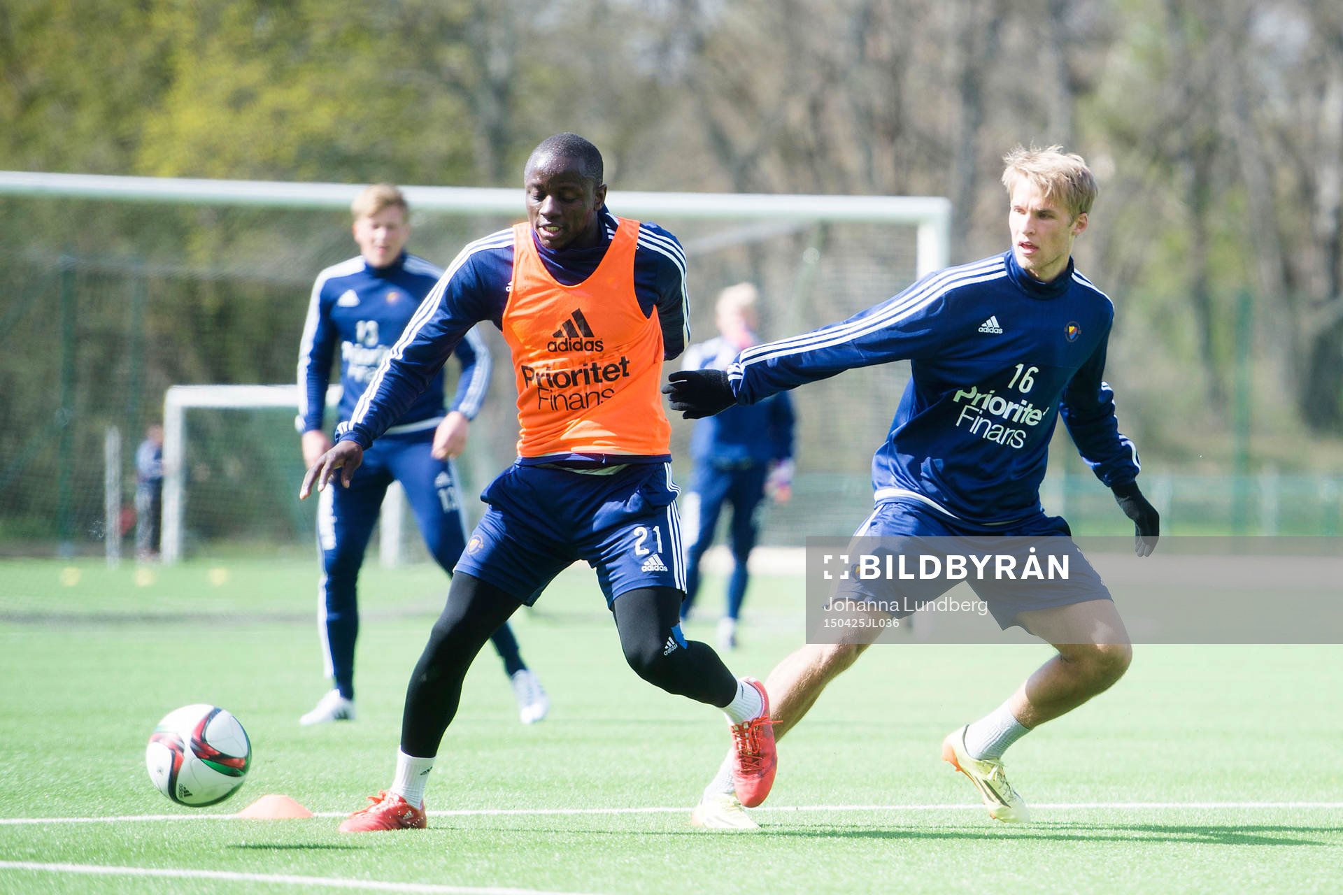Djurgårdens Nyasha Mushekwioch Sebastian Andersson
