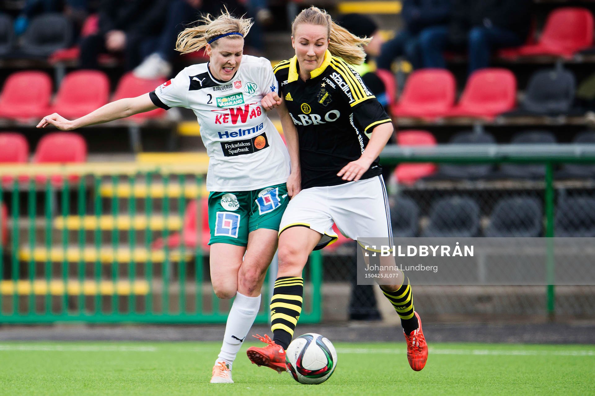 Mallbackens Tessa Gavilsky och AIKs Emma Lundh