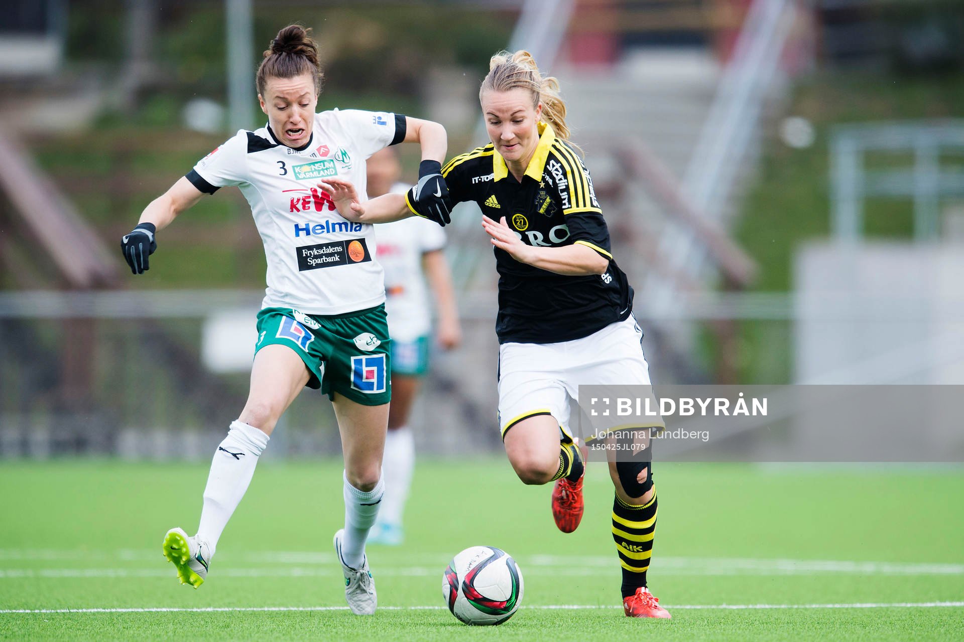 Mallbackens Katie Bethke och AIKs Emma Lundh