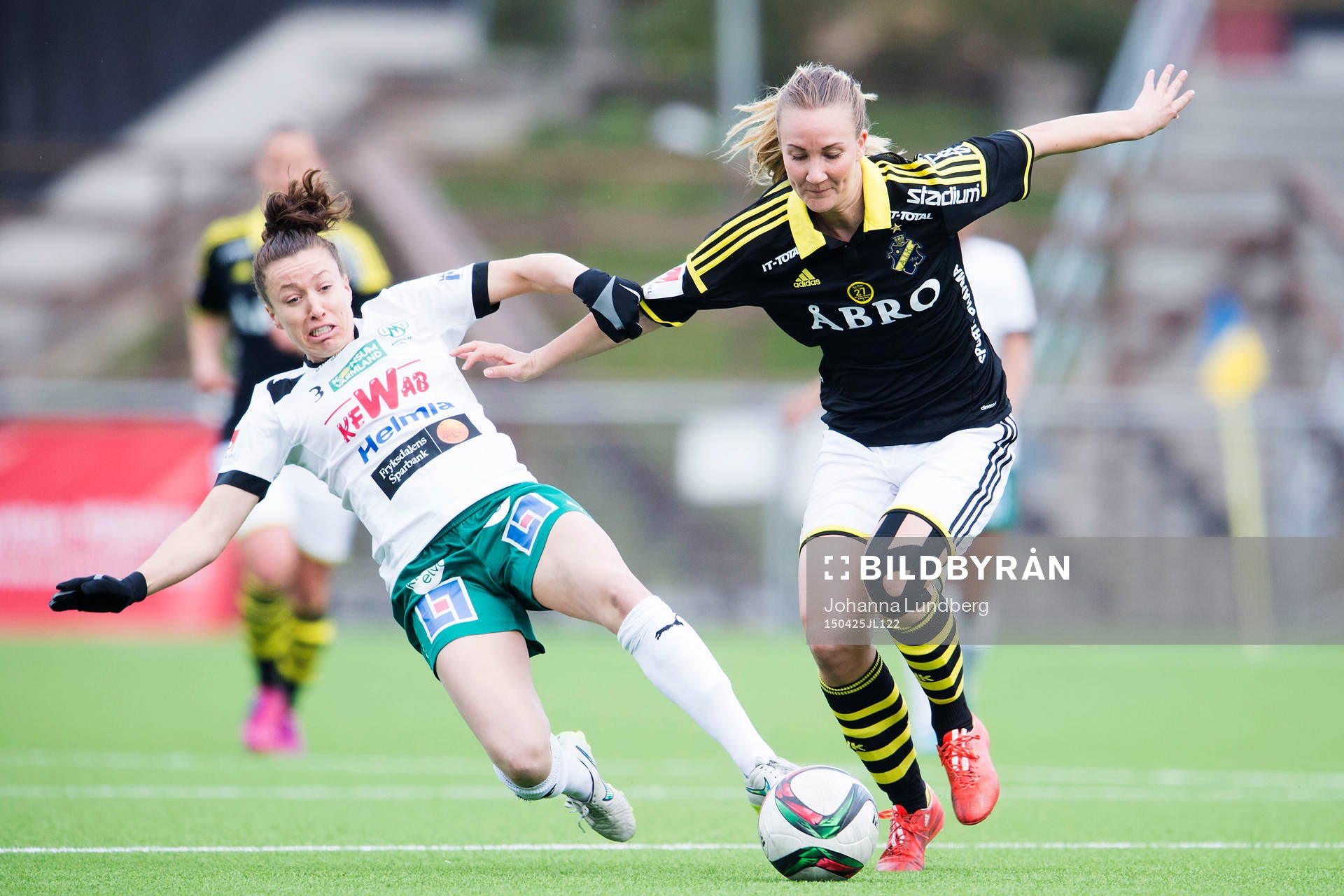 Mallbackens Katie Bethke och AIKs Emma Lundh