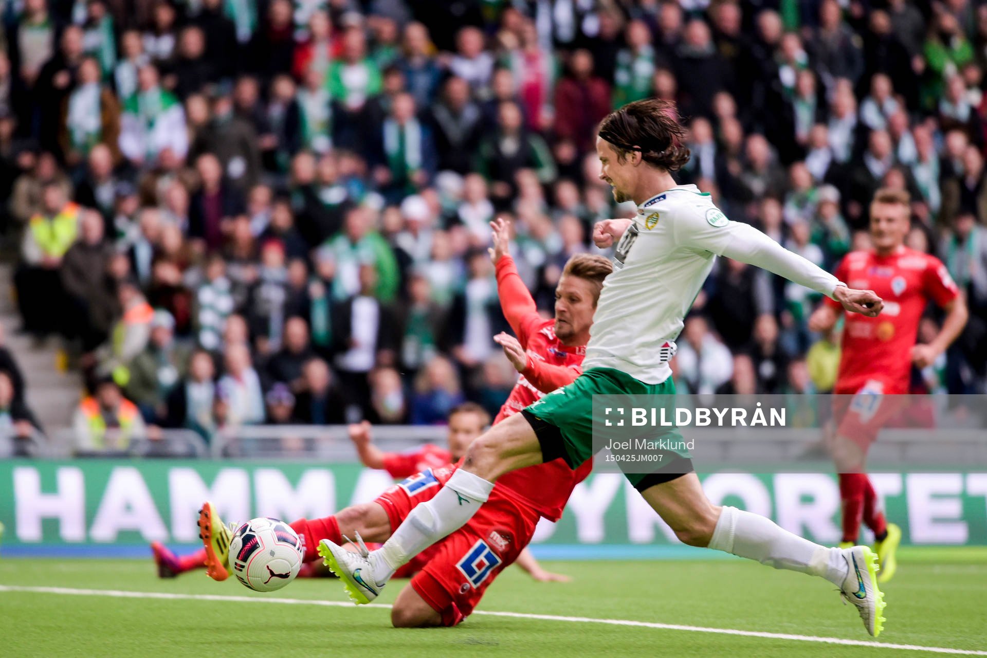 Hammarbys Linus Hallenius skjuter in 1-0