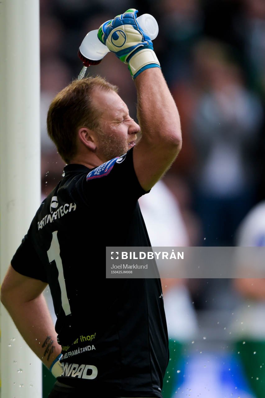 Åtvidabergs målvakt Henrik Gustavsson deppar