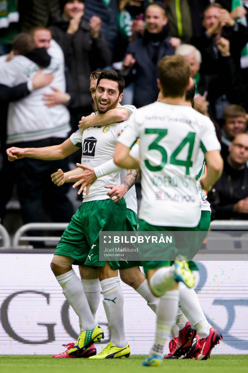 Hammarbys Nahir Besara jublar med sina lagkamrater