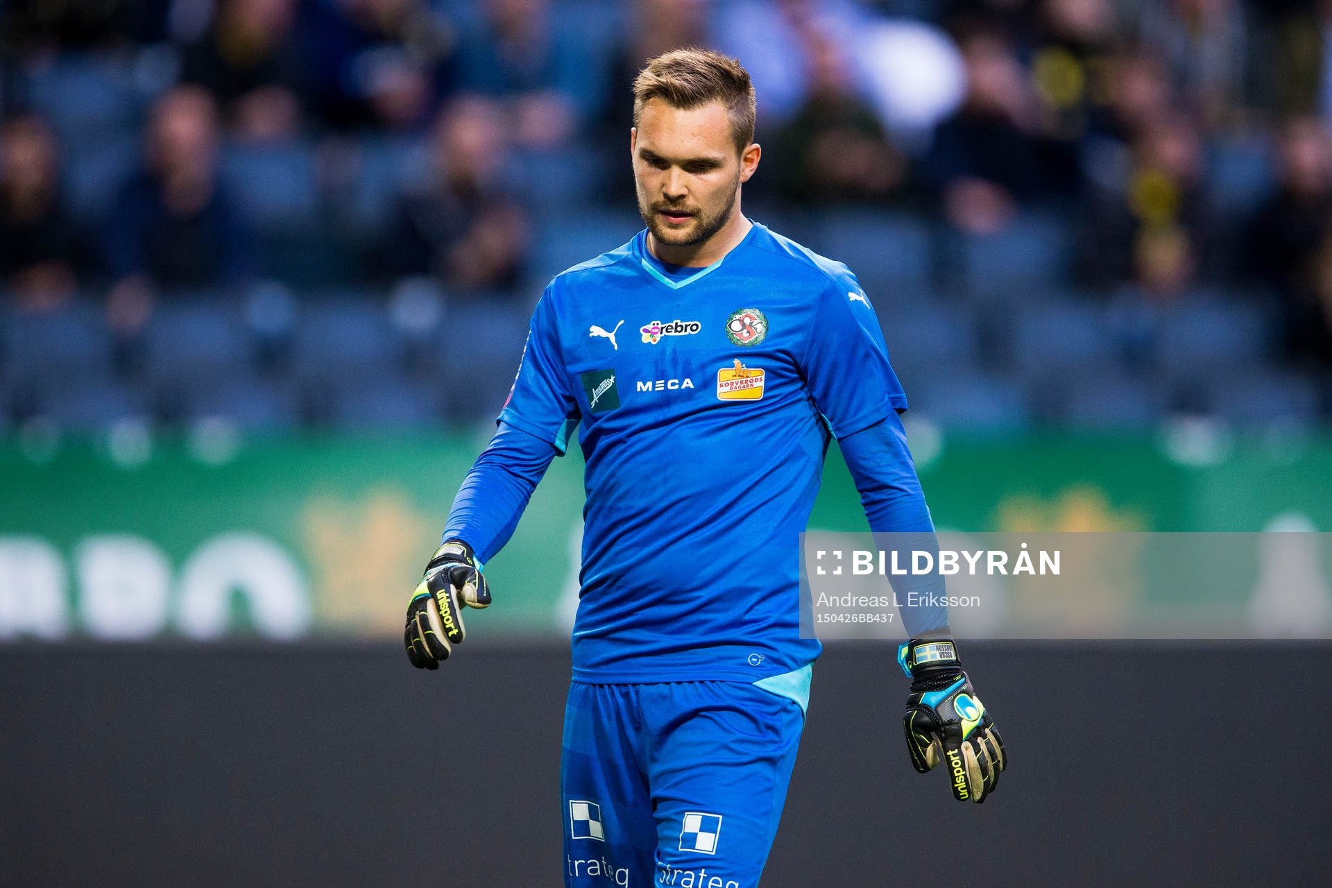 Örebros målvakt Oscar Jansson der deppig ut