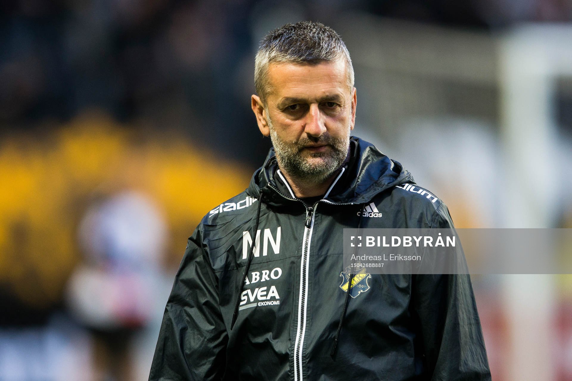 s assisterande tränare Nebojsa Novakovic innan